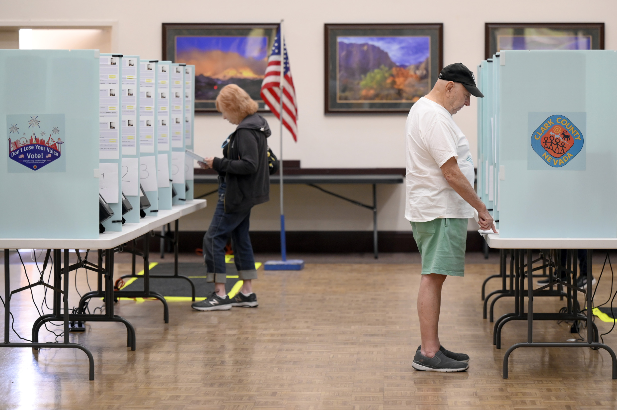 Poll 80 Percent Of Americans Think Opposing Party Will Destroy Country 