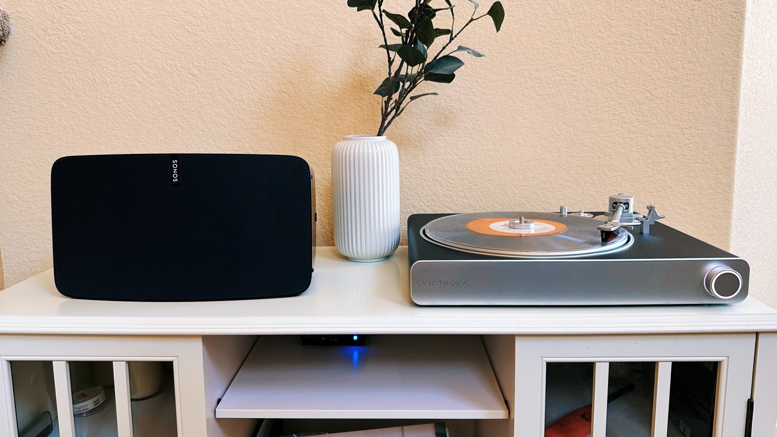 manuskript boykot ammunition Review: Victrola Stream Carbon Is a Wireless Turntable Made for Sonos