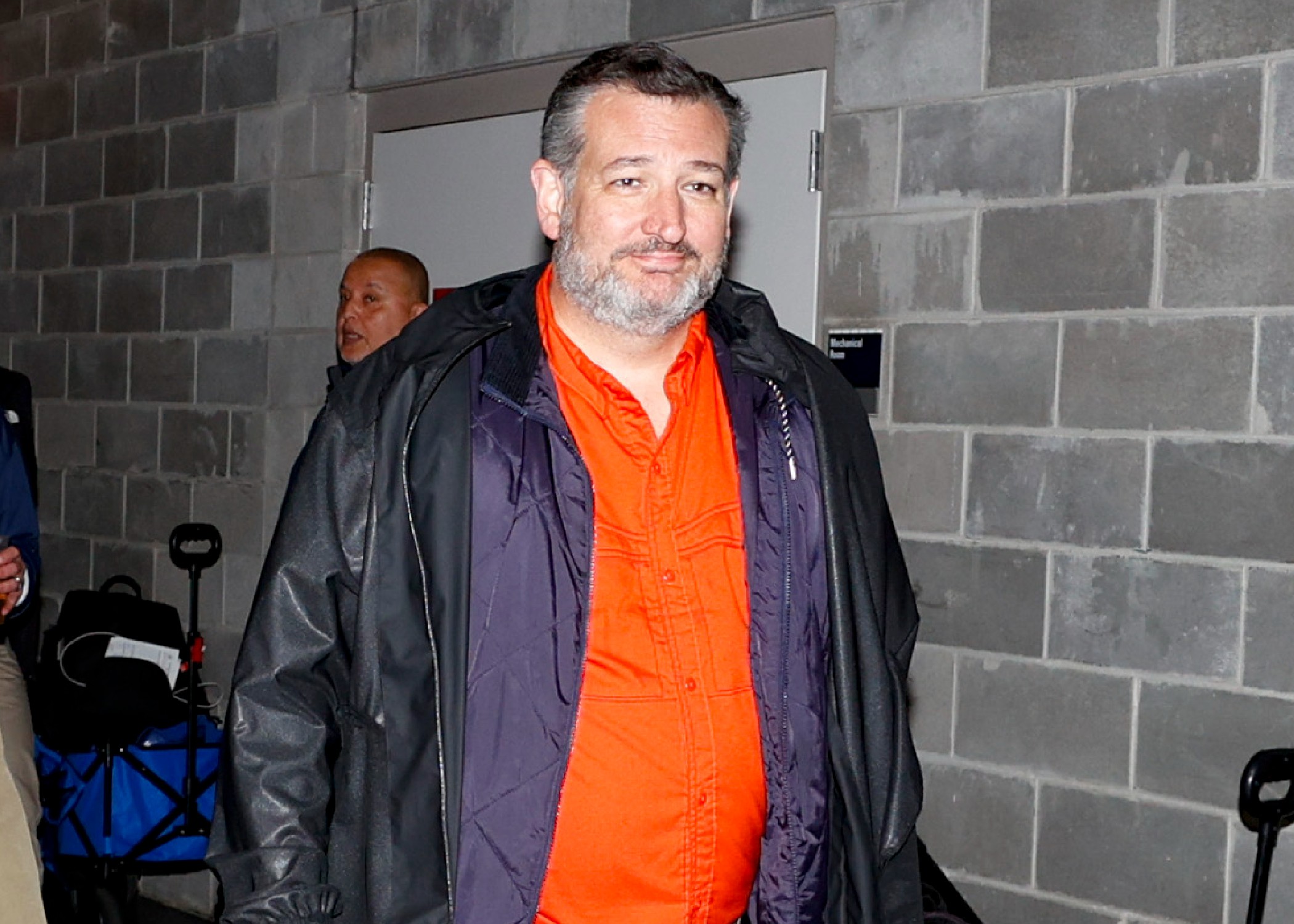 Ted Cruz Booed Heckled At Yankees Game Go Back To Cancun Newsweek