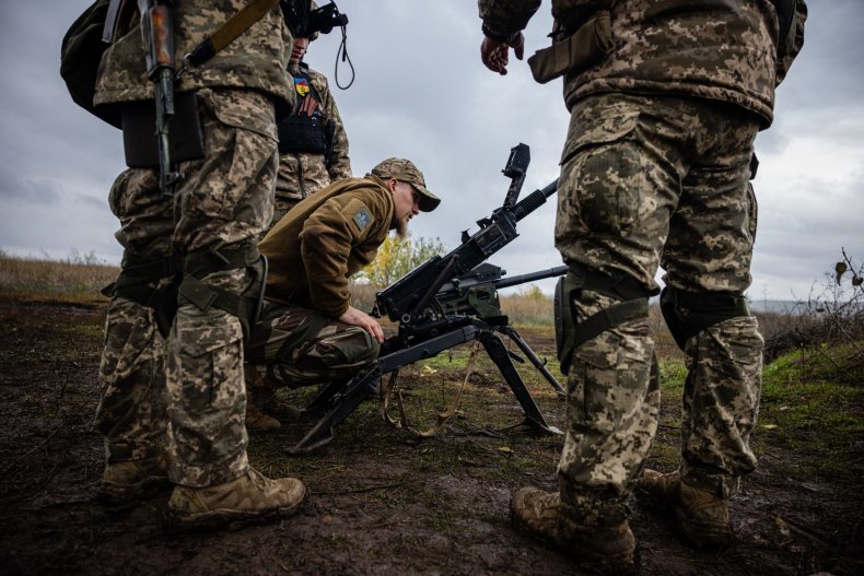 Ukrainian Servicemen Service a Weapon in Donetsk