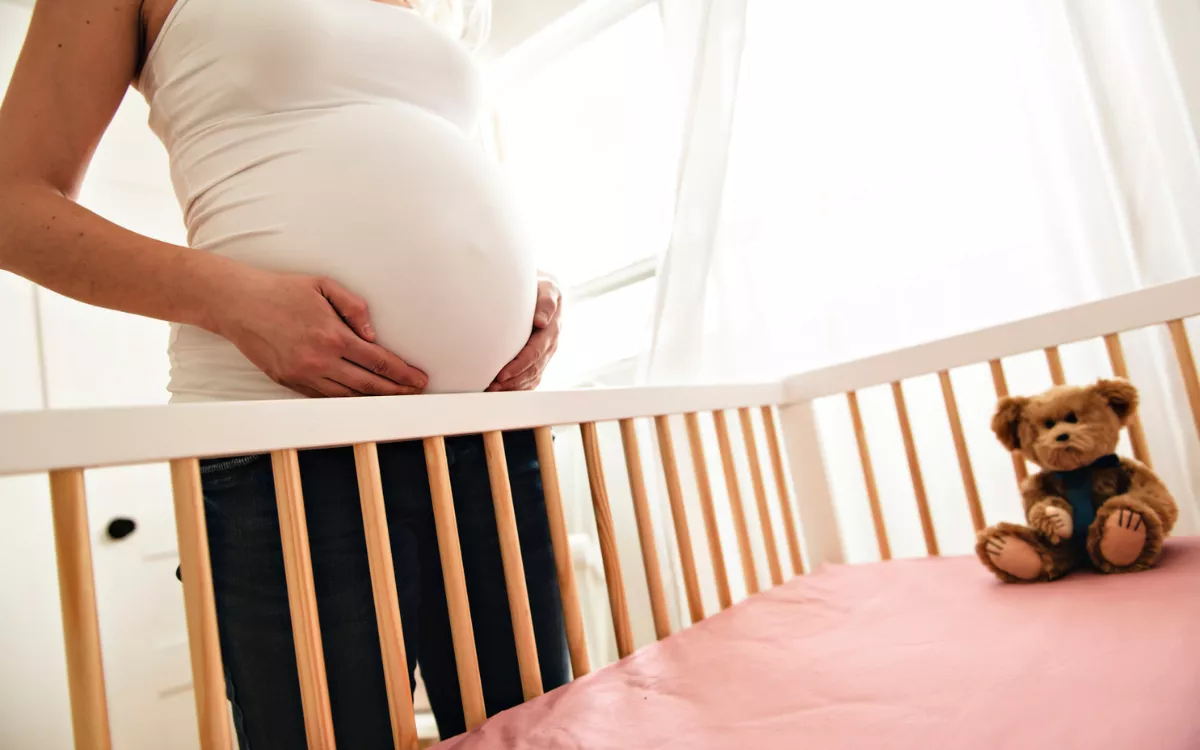 Pregnant Woman Banning Sister-in-Law's Baby Sleeping in New Cot Backed - Vimarsana News