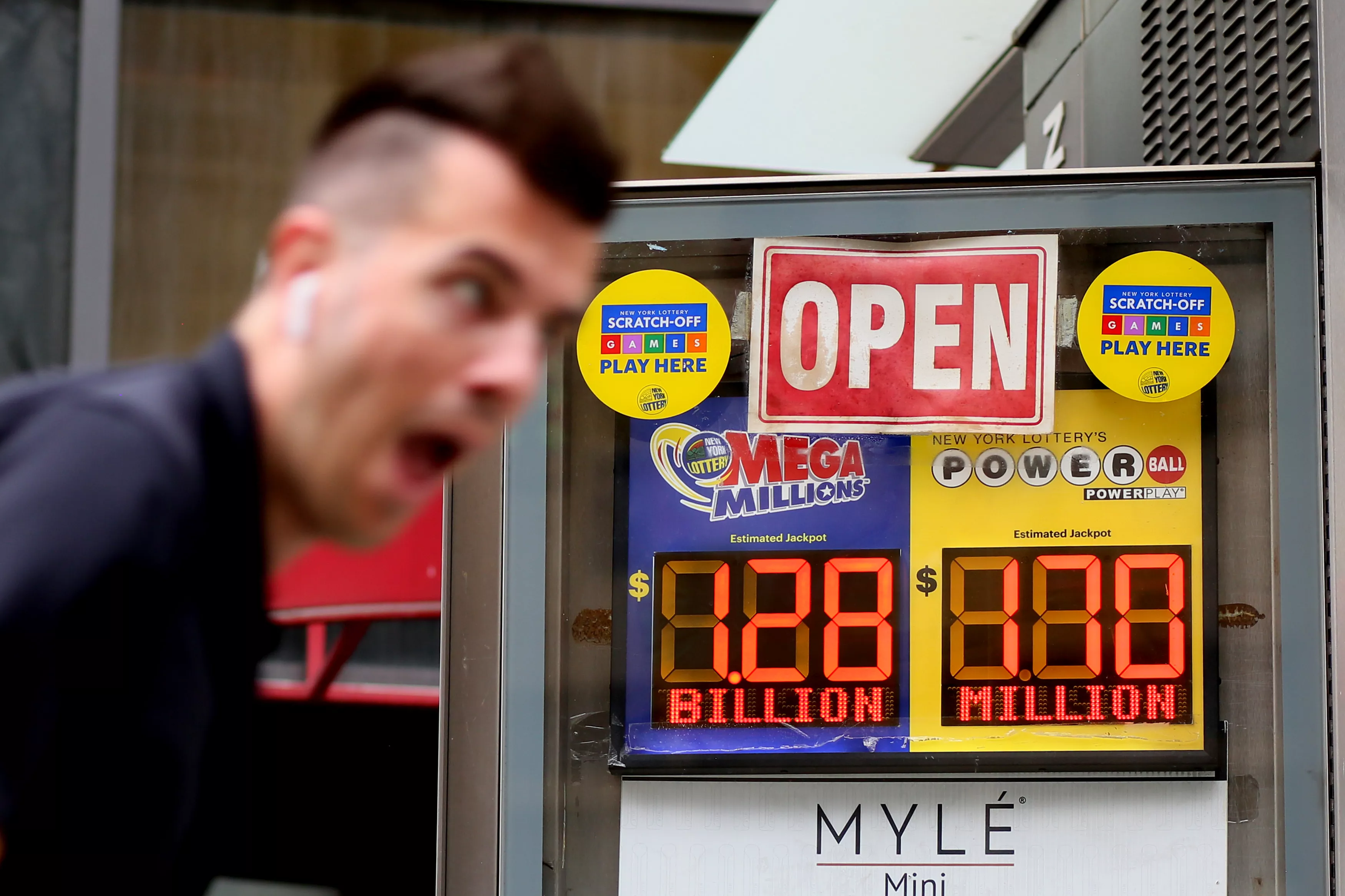 Powerball Drawing Tonight: $825M Jackpot Would Make Winner Richer Than Bono - Vimarsana News