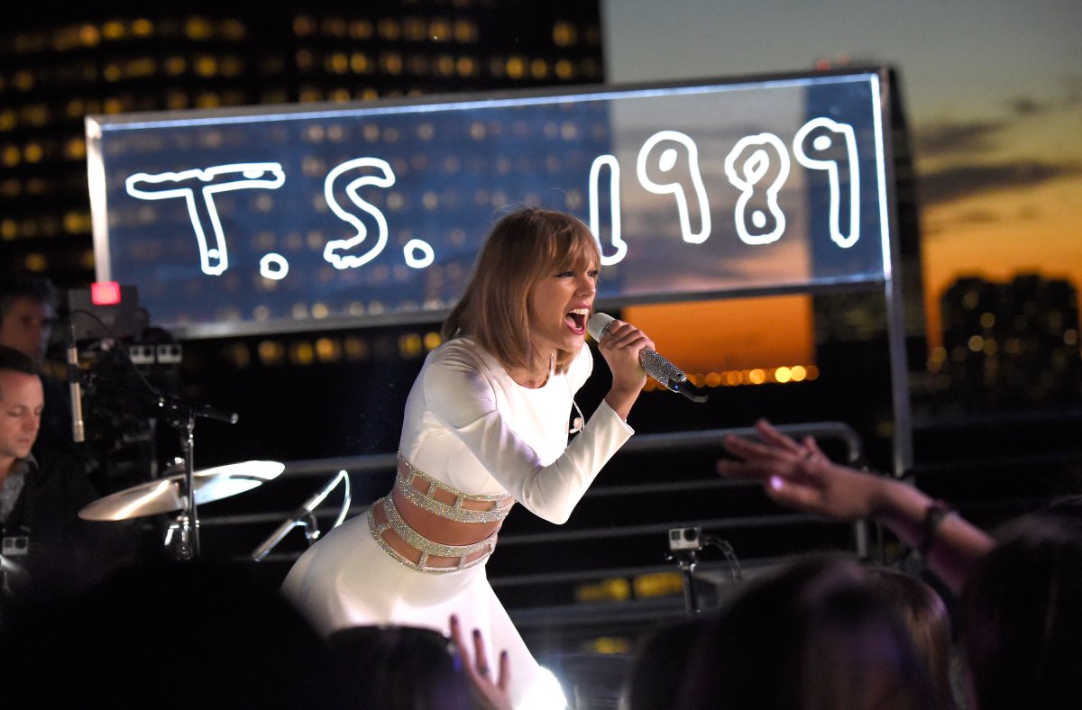 Taylor Swift's 1989 Secret Session With iHeartRadio