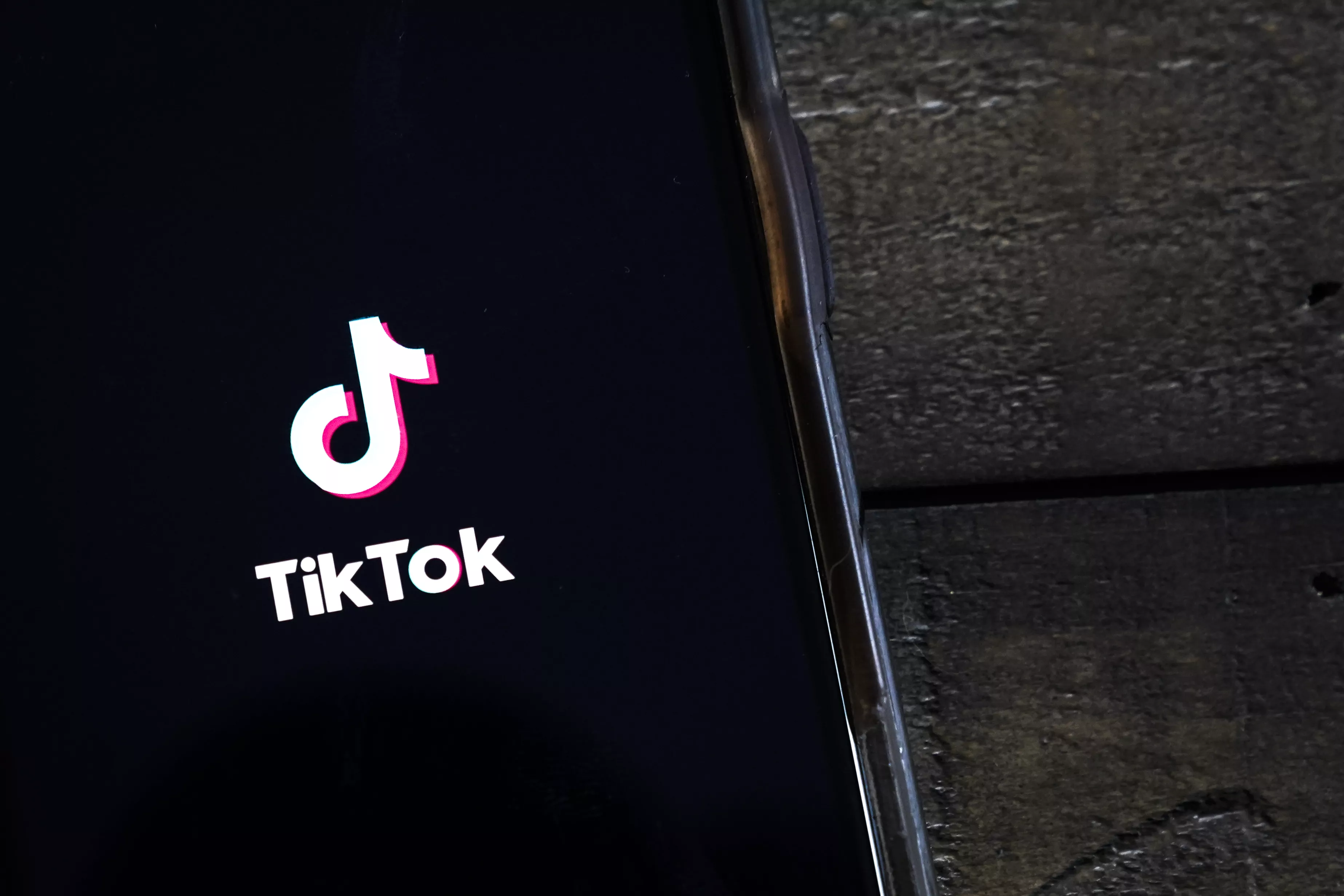 Is Tiktok Down? App Users Report Outage, Problems - Vimarsana News