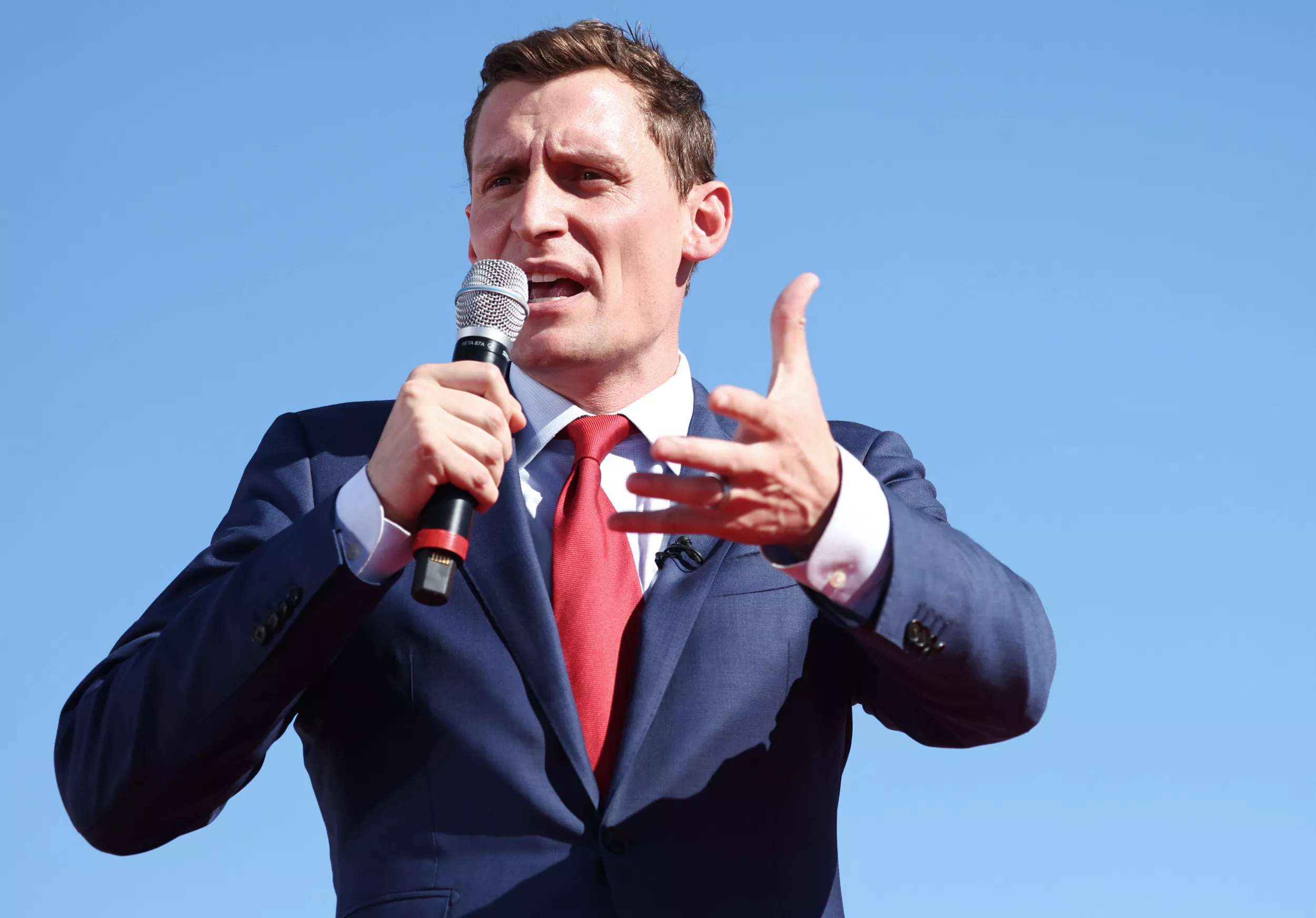 Libertarian Marc Victor Drops Out of AZ Senate Race: Will It Help Masters? - Vimarsana News