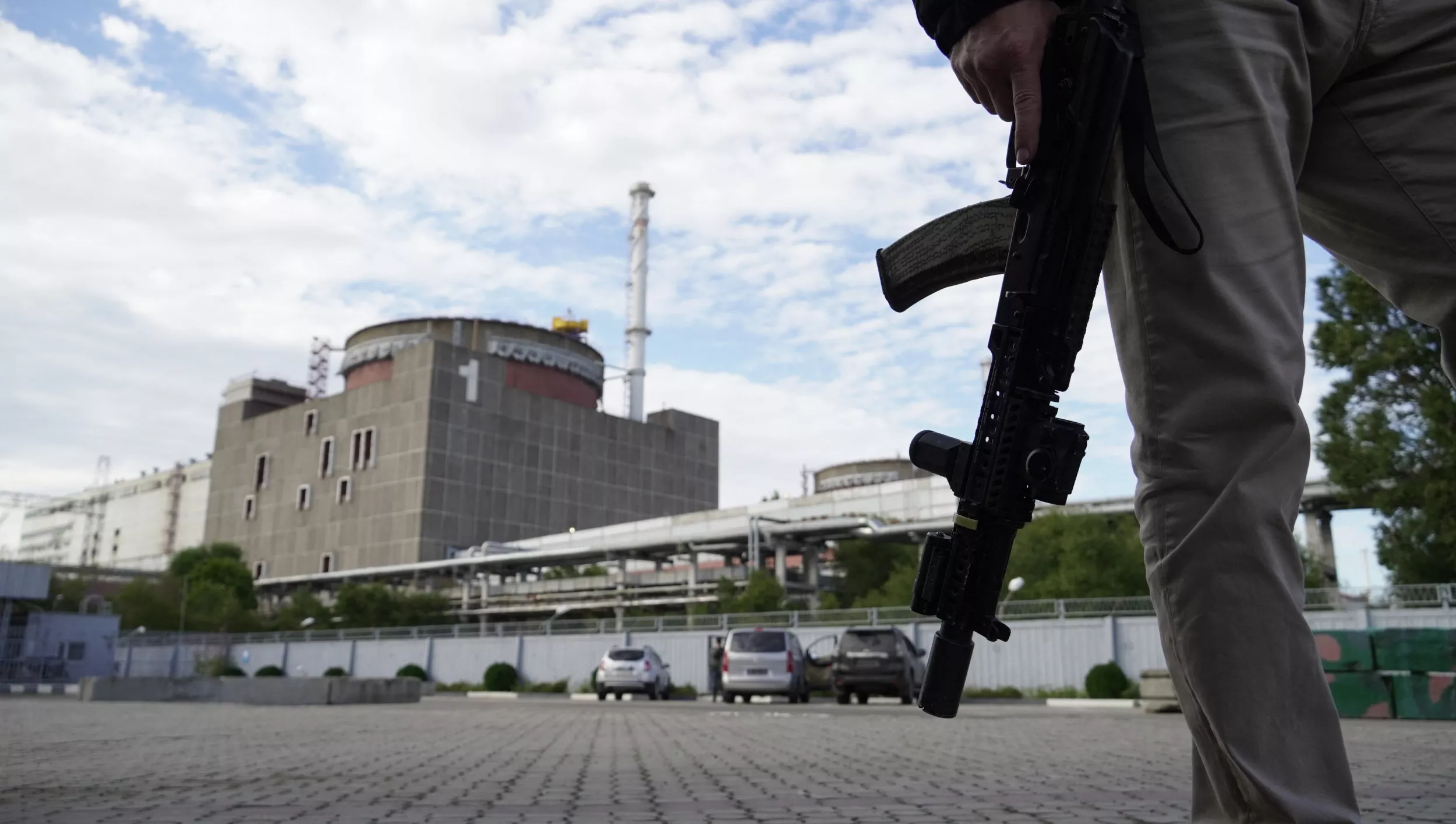 Russia Seen Building Mysterious Structure by Nuclear Power Plant in Ukraine - Vimarsana News