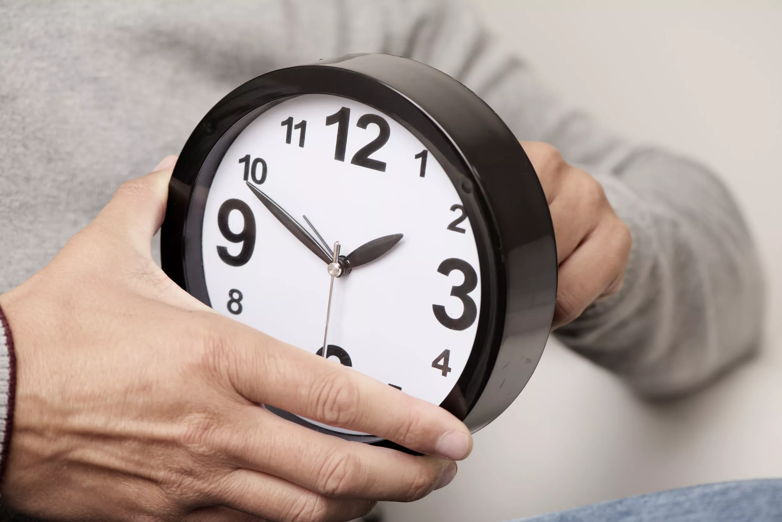 Is Daylight Savings Time Ending Forever? Internet Left Unsure Days Before - Vimarsana News
