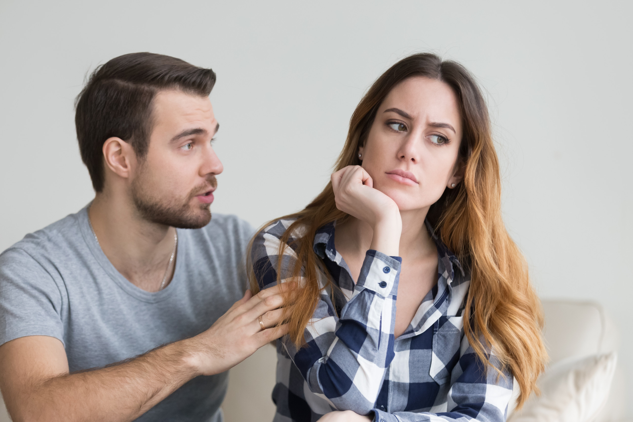 Woman Urged To Tell Lovers Wife About Affair Deserves To Know