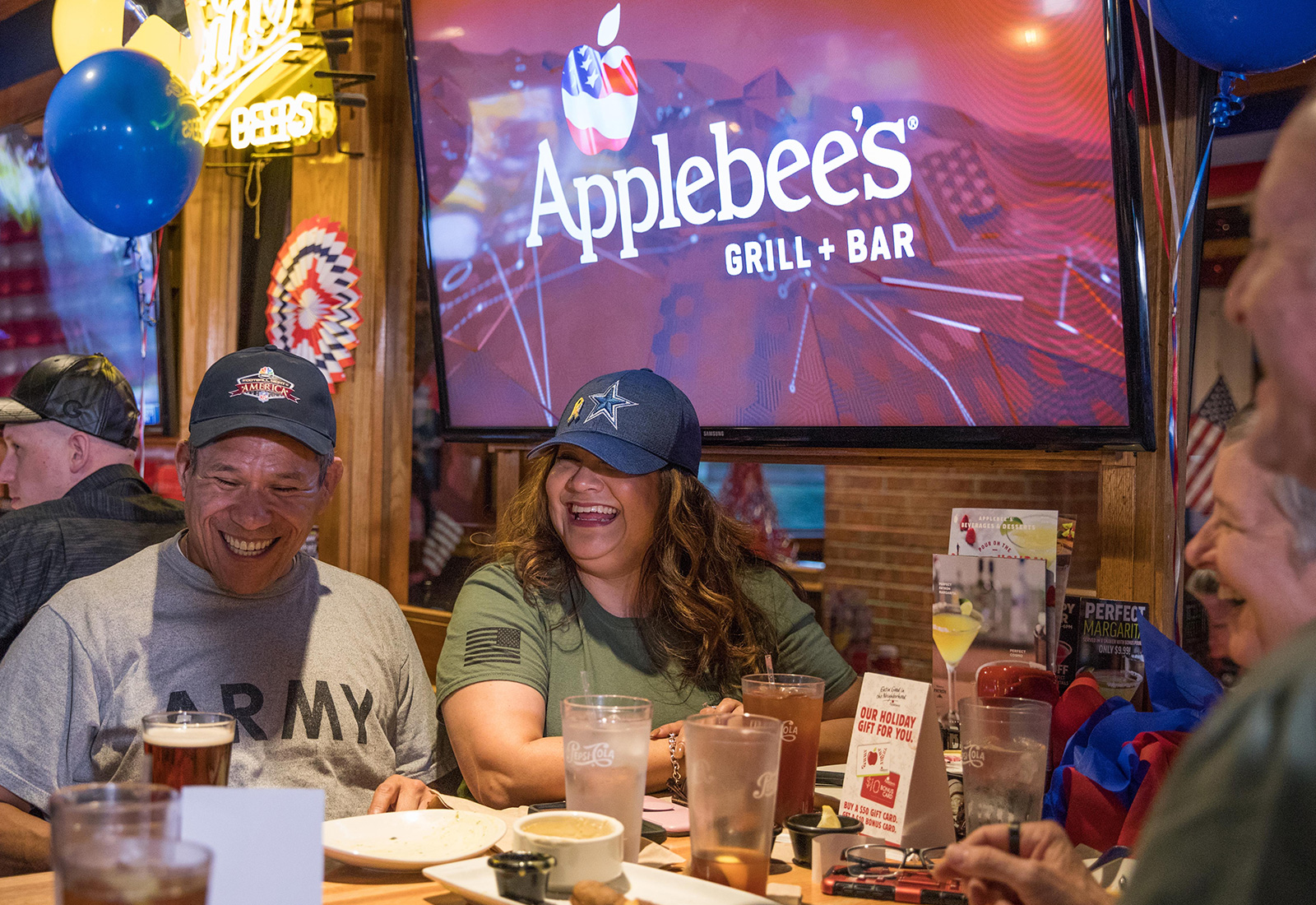 Over 60 Veterans Day Free Meals And Deals At Starbucks Applebee s And More