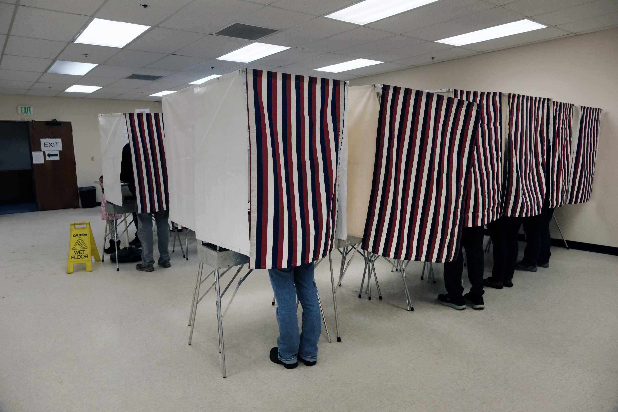 A Midterm Voter's Guide | Opinion - Newsweek