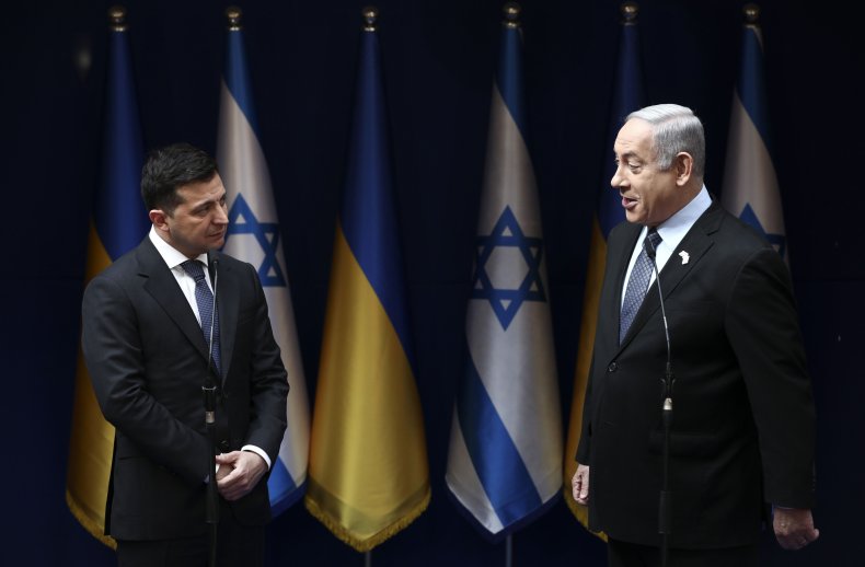  Benjamin Netanyahu Talks to Volodymyr Zelensky 