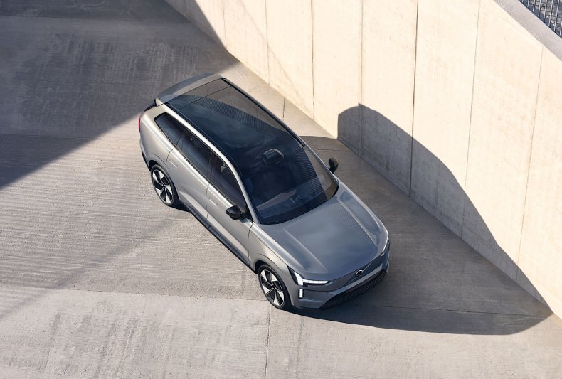 2024 Volvo EX90 glass roof