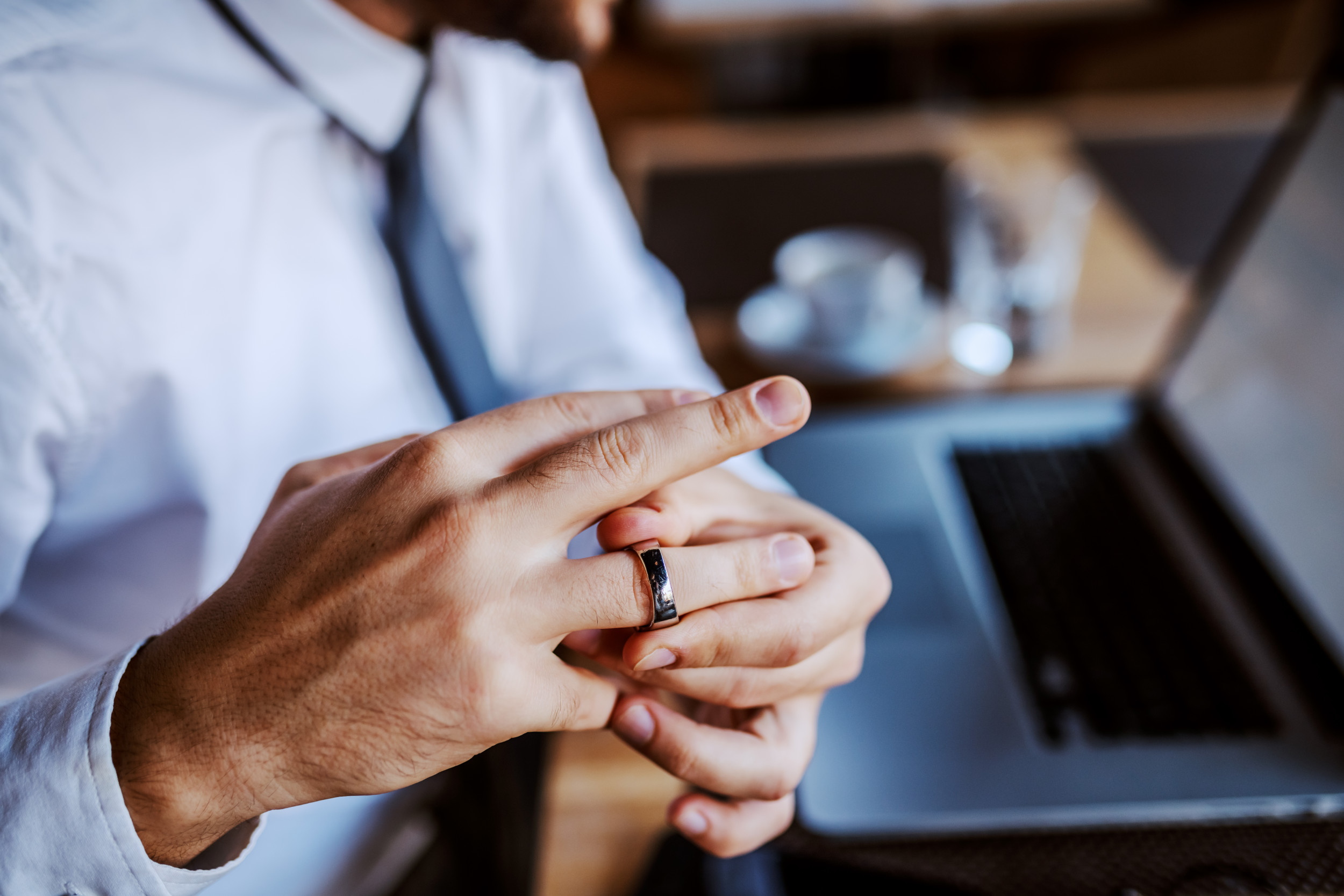 Dad Who Kept His Affair Secret for 11 Years Slammed: Take Responsibility Dad Who Kept His Affair Secret for 11 Years Slammed: Take Responsibility