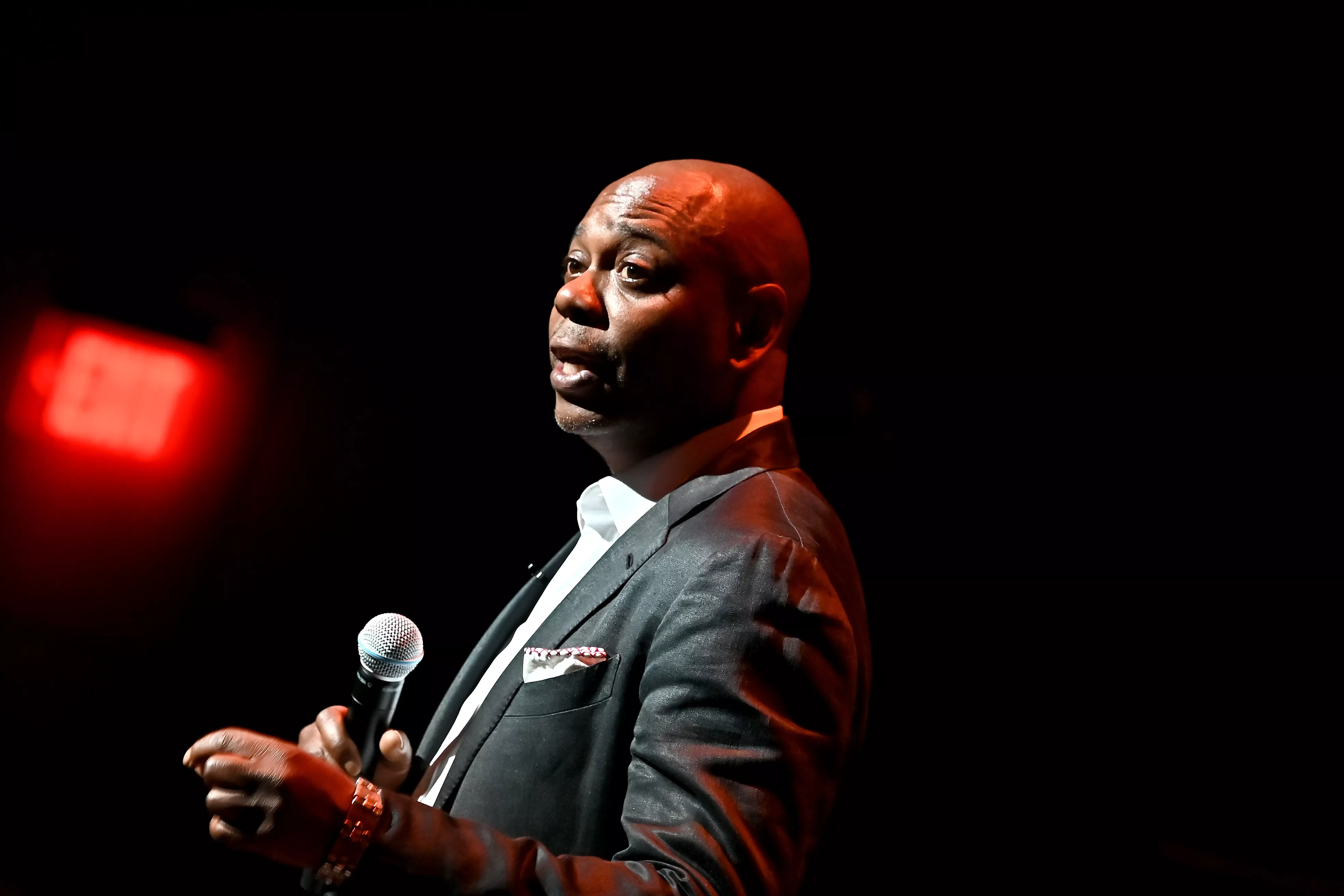 Dave Chappelle Slammed by Jewish Groups After SNL Appearance - Vimarsana News