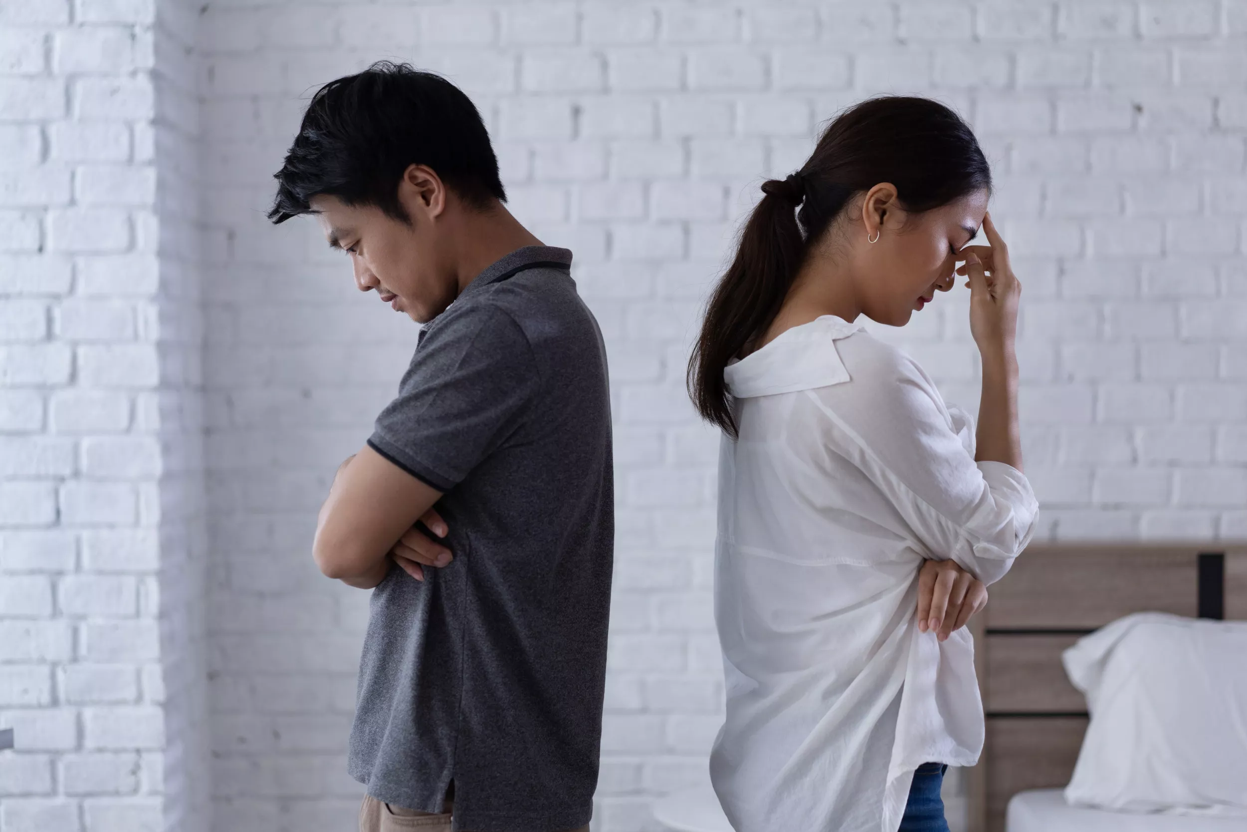 Wife Catches Marine Husband Cheating On Craigslist After They Move Overseas - Vimarsana News