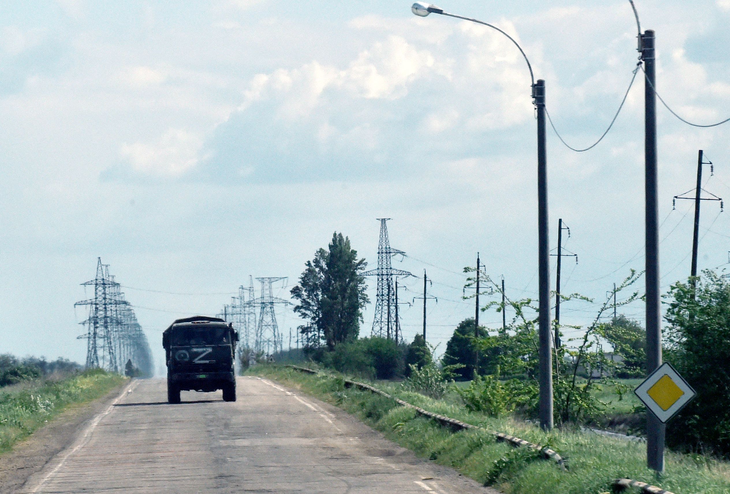 Video Shows Russians 'Chased' Out of Kherson By Artillery Fire: Ukraine