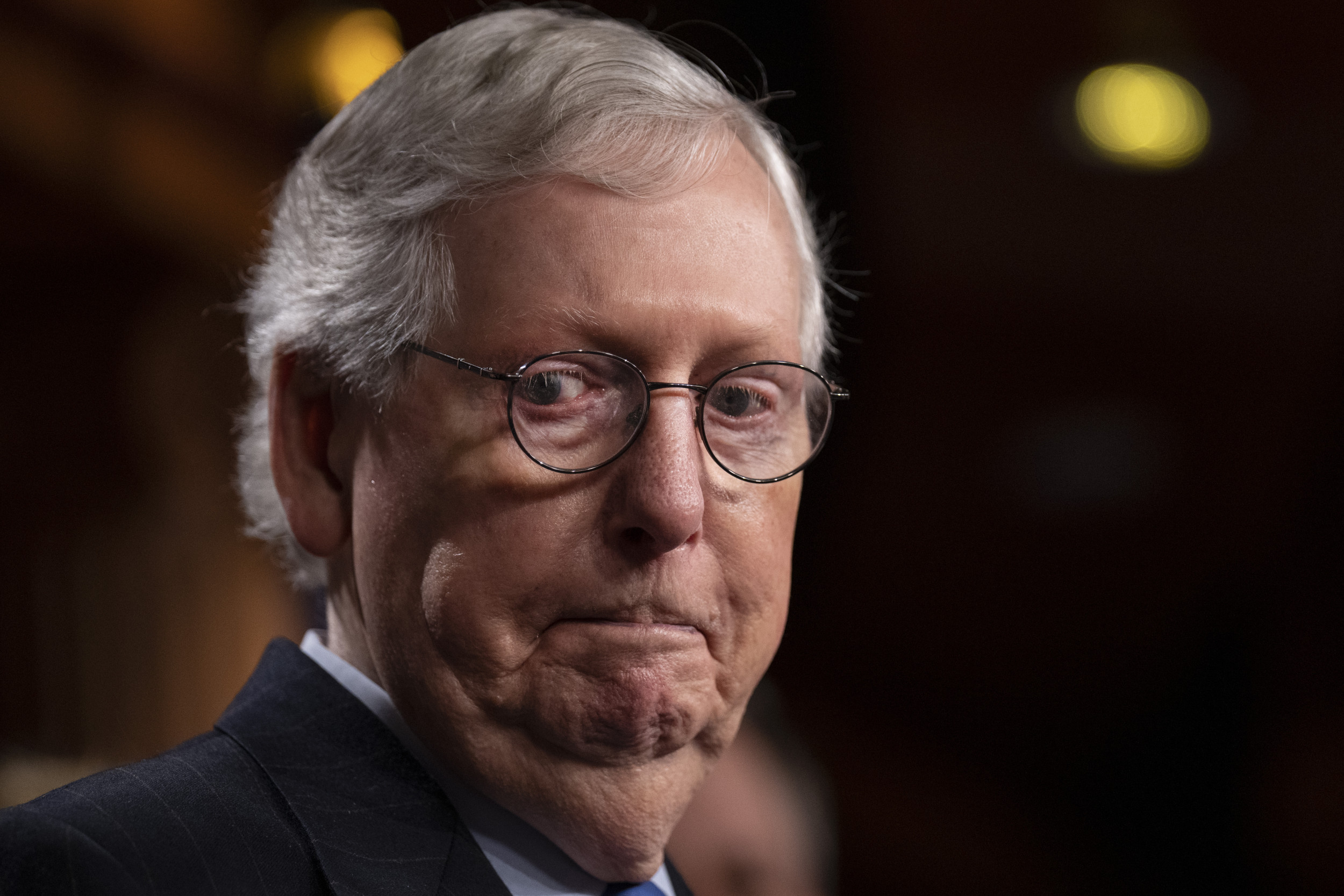 Mitch McConnell Votes Against Interracial Marriage Bill Despite Asian Wife pic photo