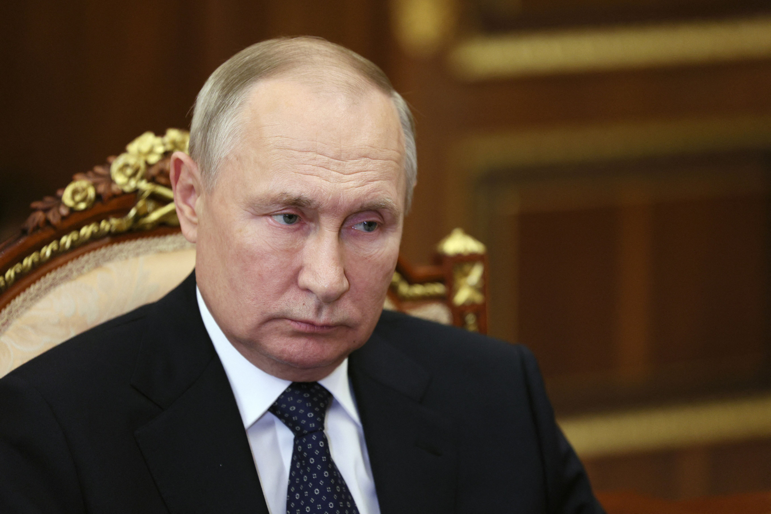 Putin's Regime Is 'Cracking' As Elites Panic: Former U.S. Ambassador ...