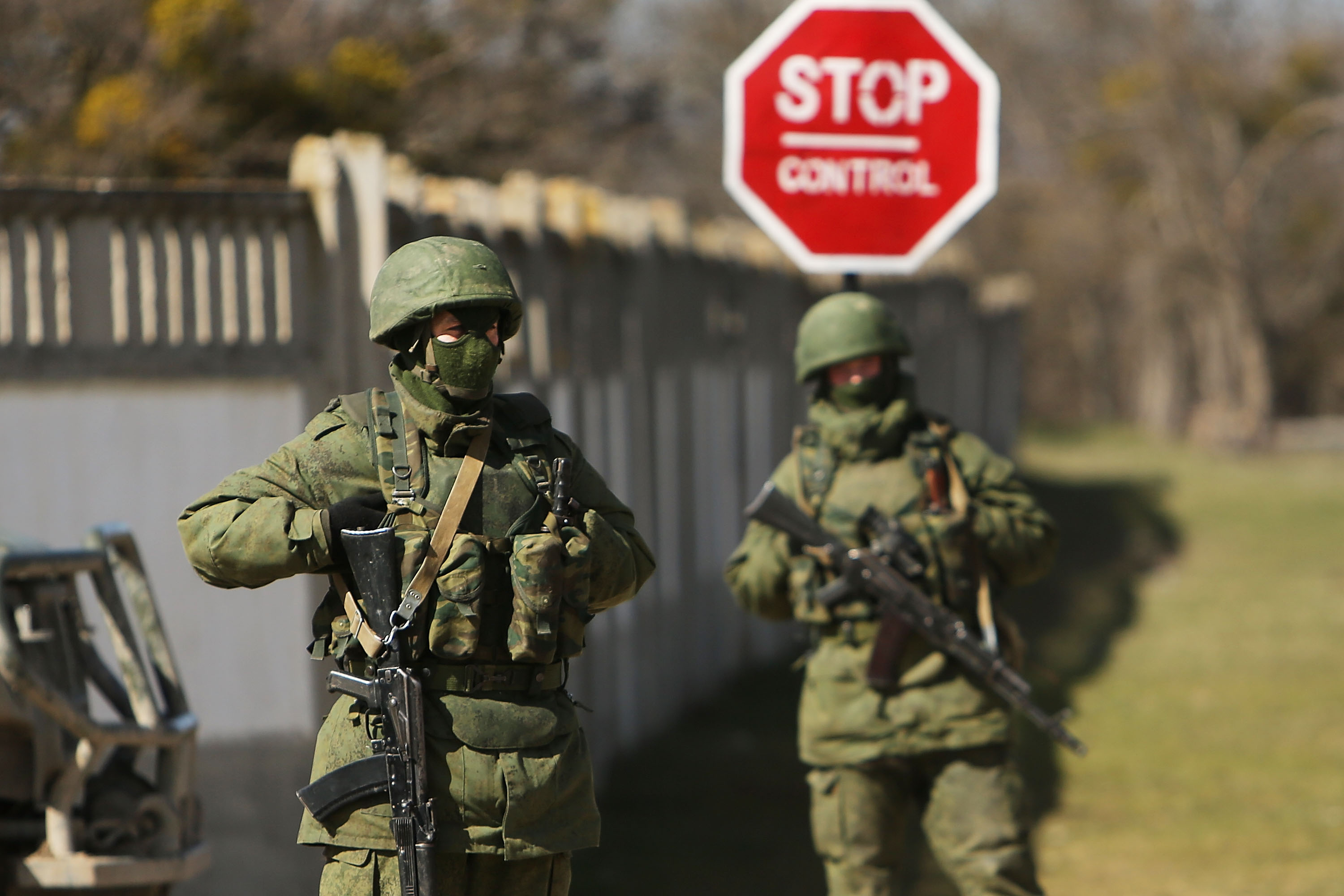 Russia Digs In as Kremlin Prepares for Ukrainian Push in Crimea