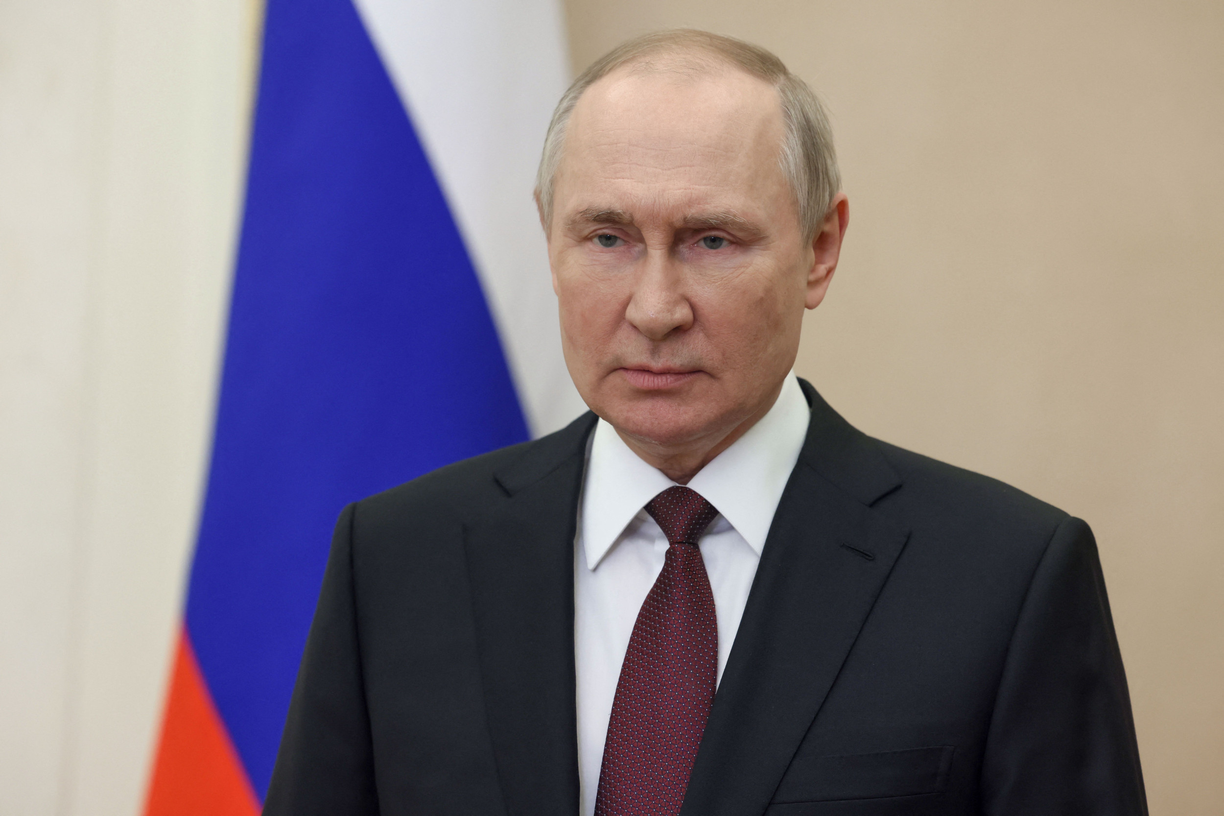 Russian Spy Defects Calls Putin s Ukraine War Worst Scenario 