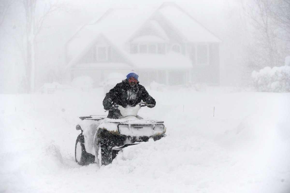 Heavy Snow Warning for Great Lakes After Thundersnow Hit New York