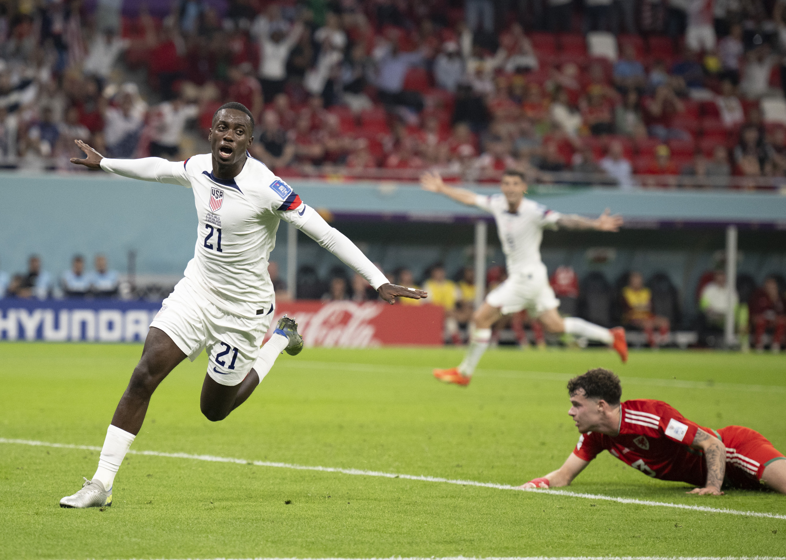 World Cup recap: USMNT ties vs. Wales on Tim Weah, Gareth Bale goals