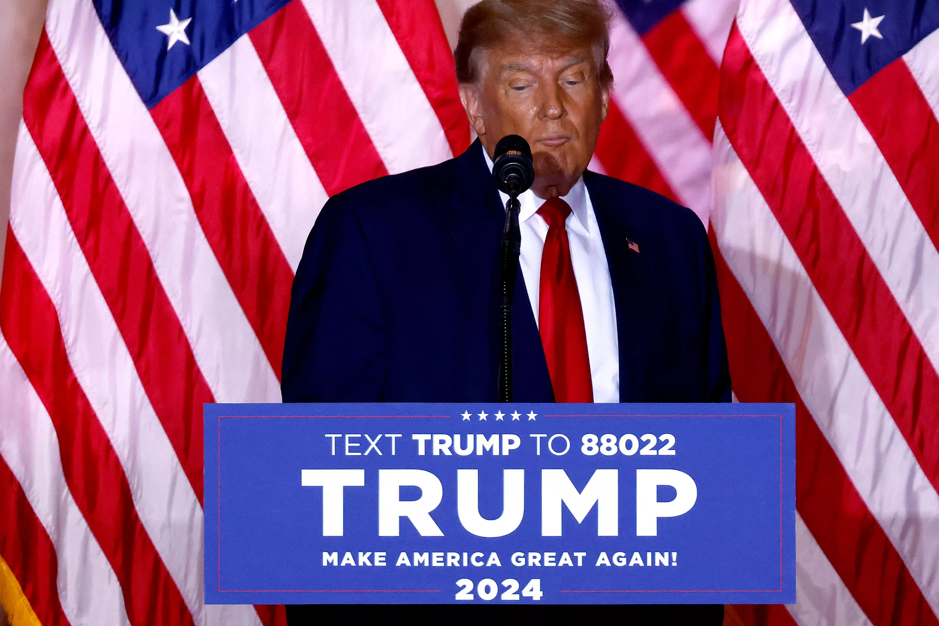 Trump Slams Supreme Court Over Decision to Hand Over Tax Returns to Congress - Vimarsana News