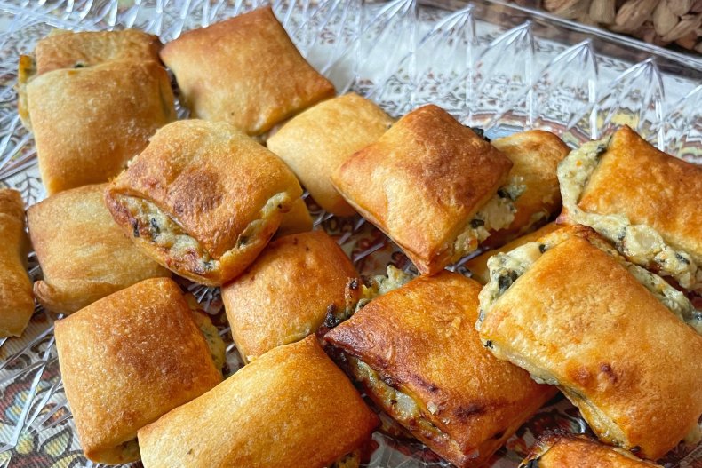 Spinach artichoke dip bites