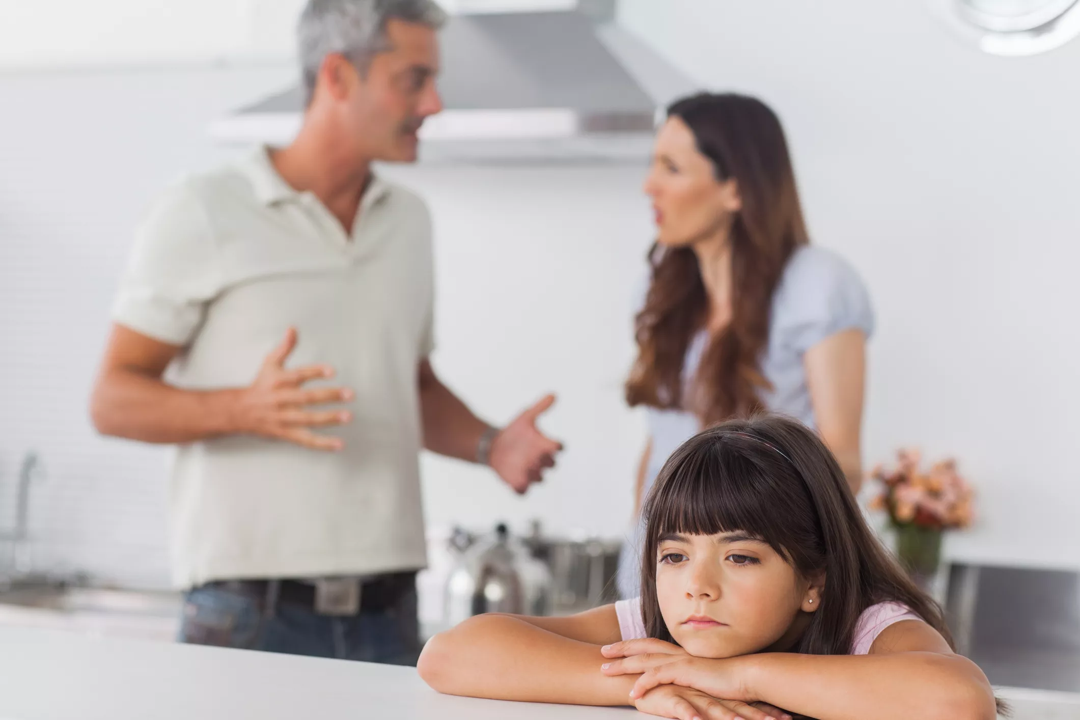 Woman Hurt by Fiancé Excluding Her From Trip With His Daughter Splits Views - Vimarsana News