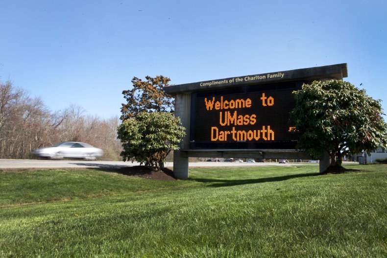 UMass Dartmouth Welcome Sign