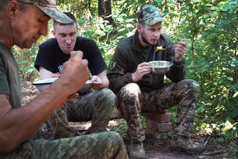 Ukrainian military feasts on meals made by a cat food dealer