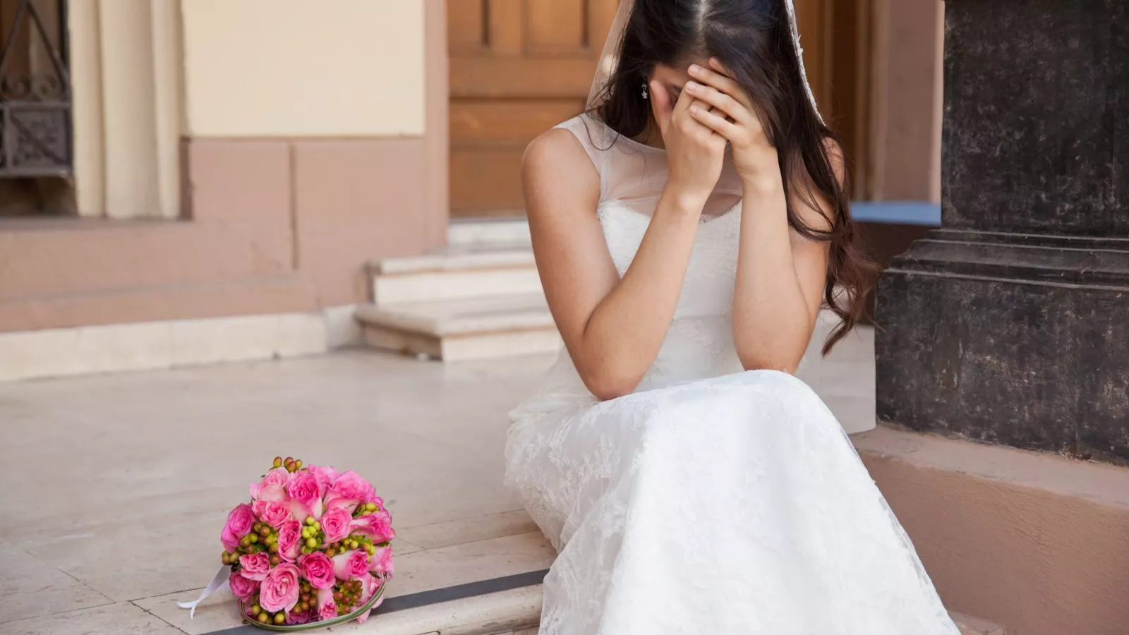 Mom Refusing to Attend Daughter's Wedding If Her Ex Is Invited Splits Views