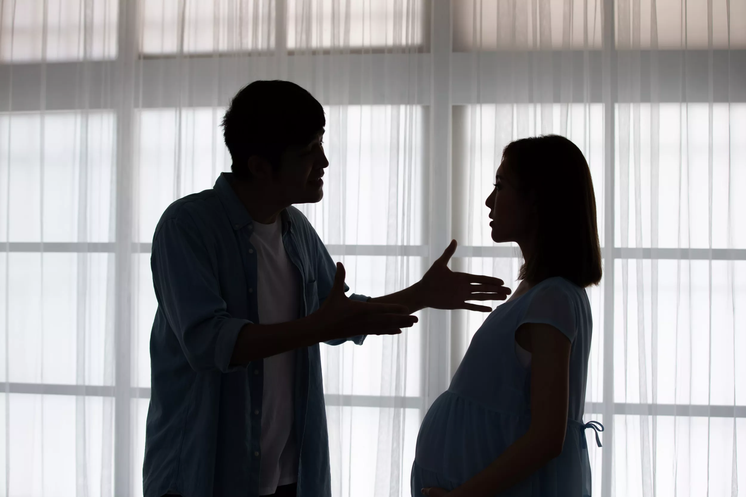 Man Refusing to Buy Pregnant Wife's 'Expensive' Drink Craving Slammed - Vimarsana News
