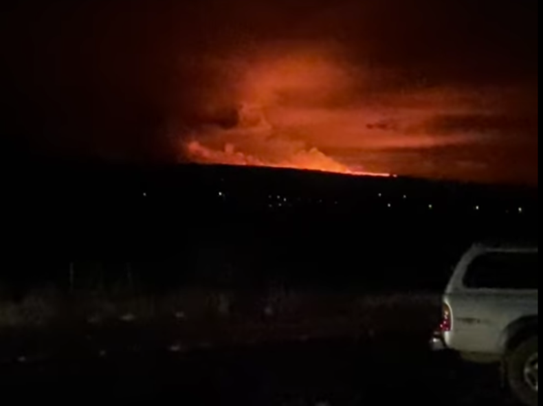 Mauna loa eruption lava 