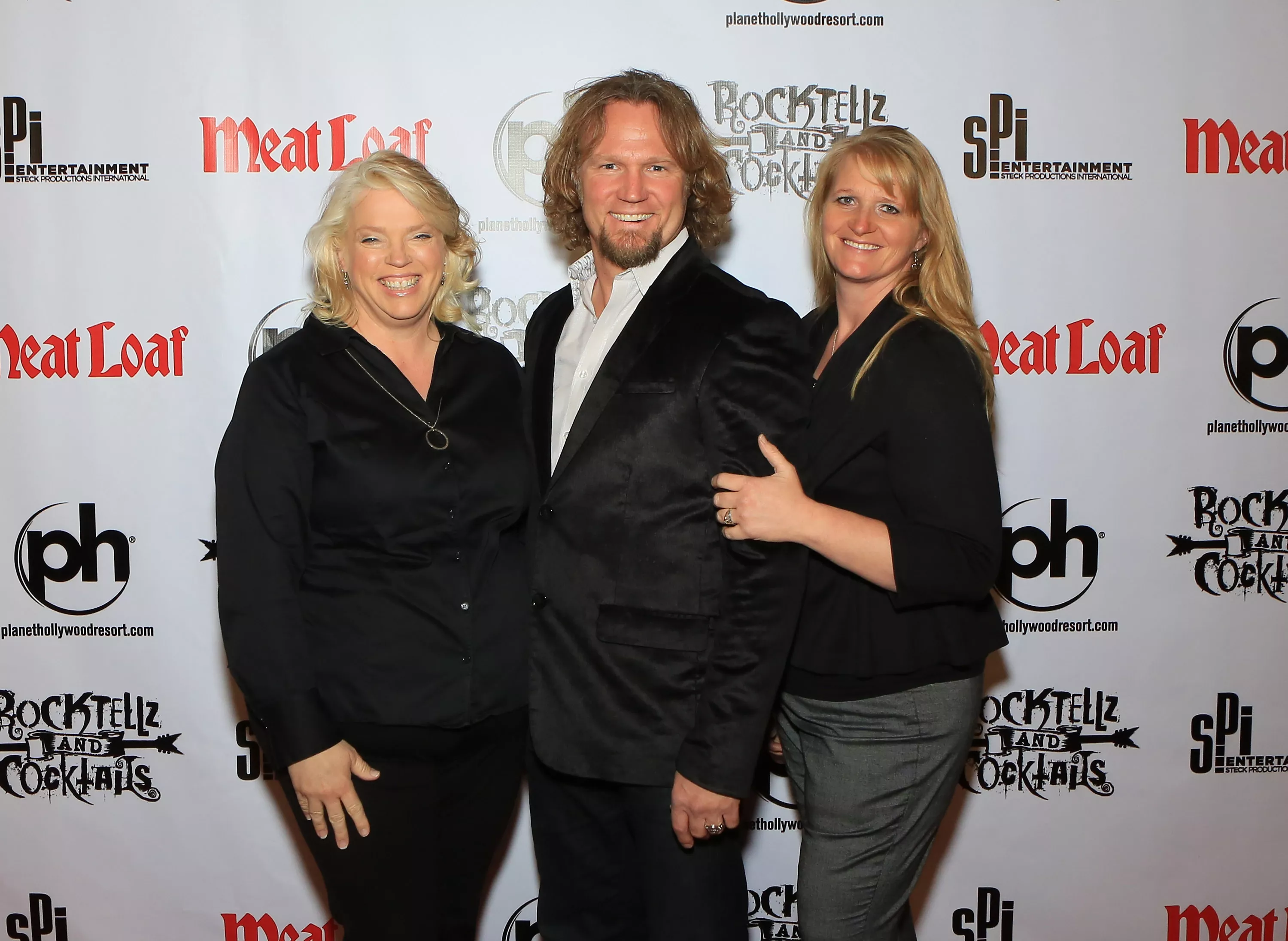 'Sister Wives' Fans Notice Kody Brown Missing From Janelle's Holiday Photos - Vimarsana News
