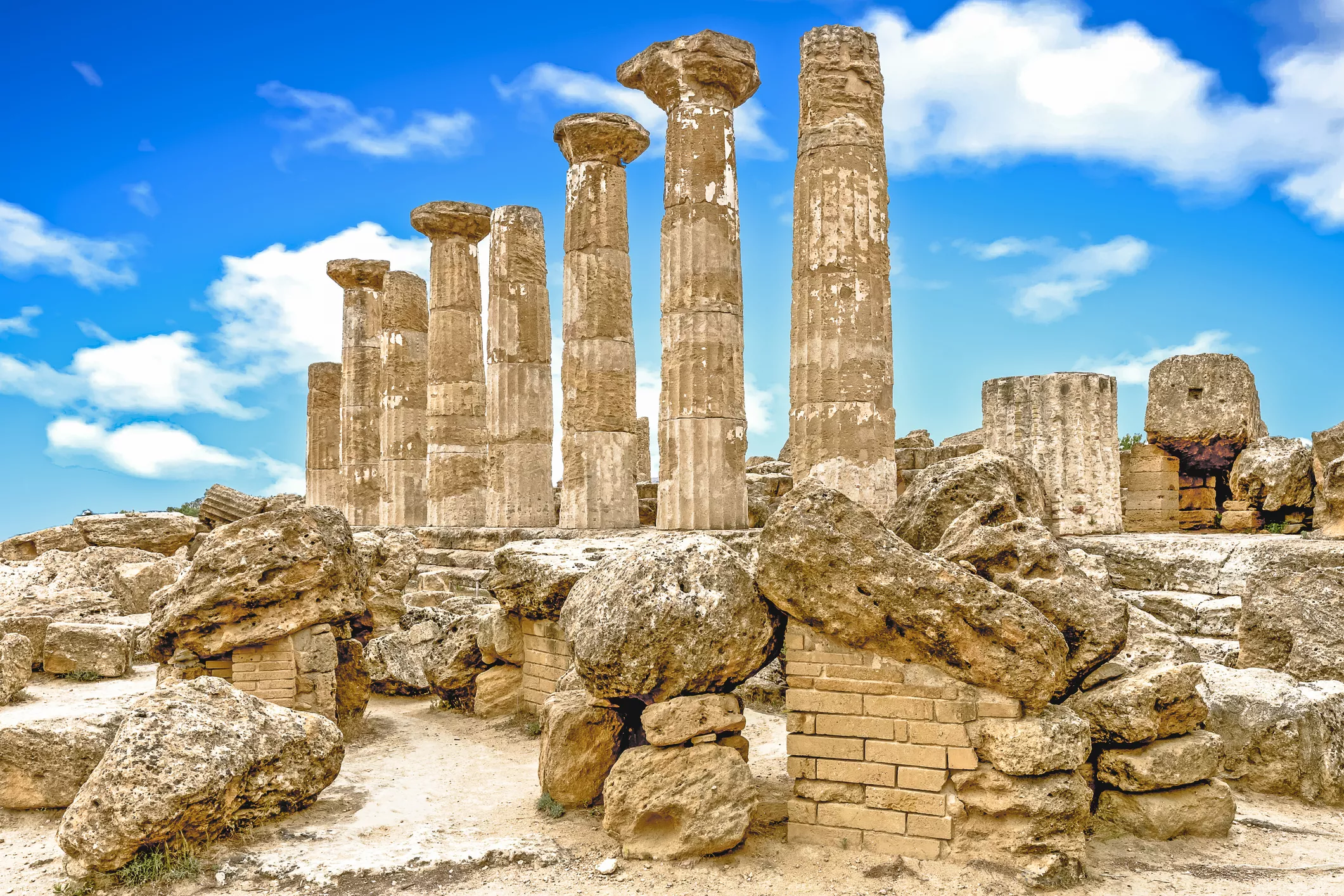 Submerged Ancient Greek City With Long-Lost Tombs Revealed by Drought - Vimarsana News