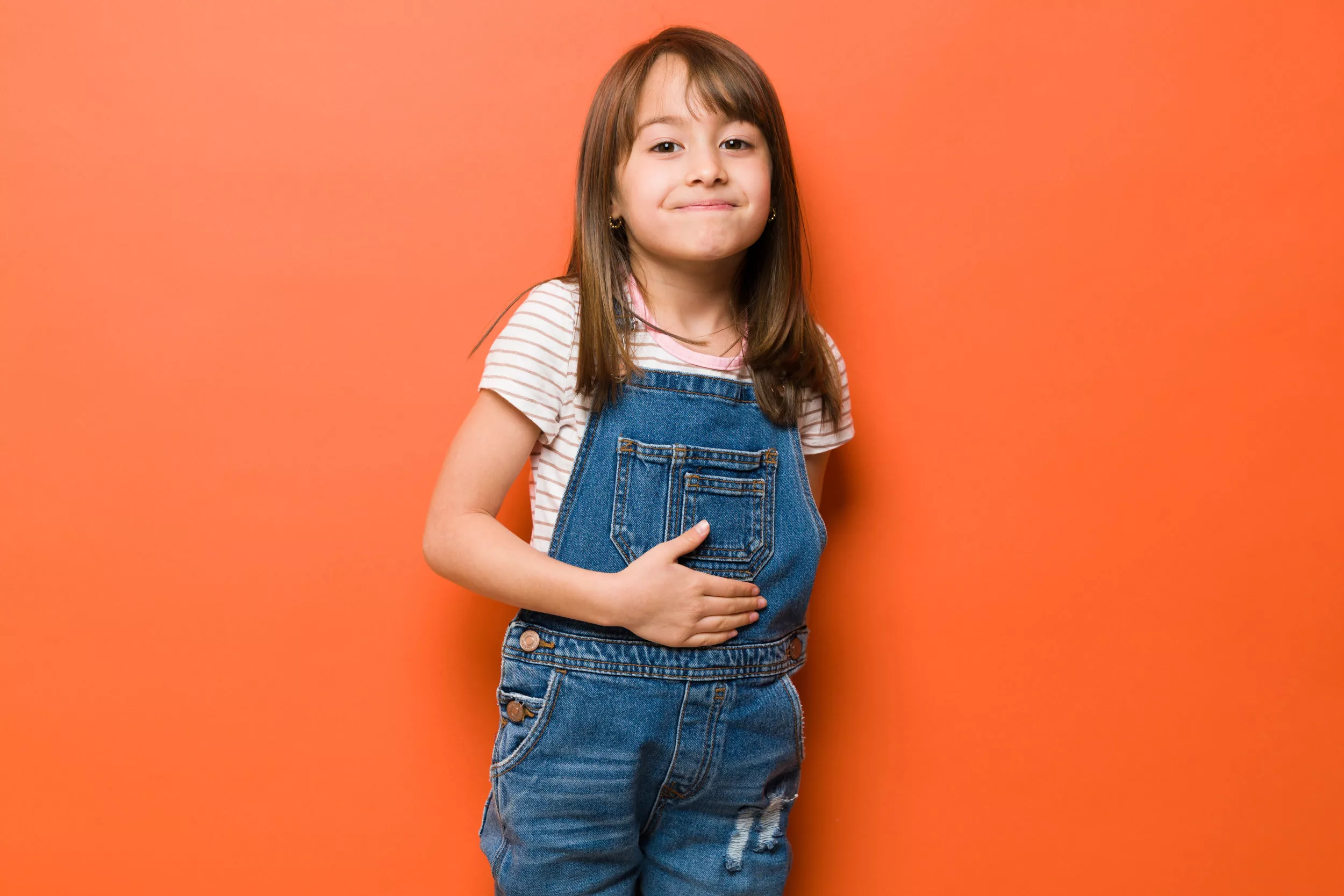Mom Says 7-year-old Daughter Was Denied Lunch Over 'Inappropriate' Shirt - Vimarsana News