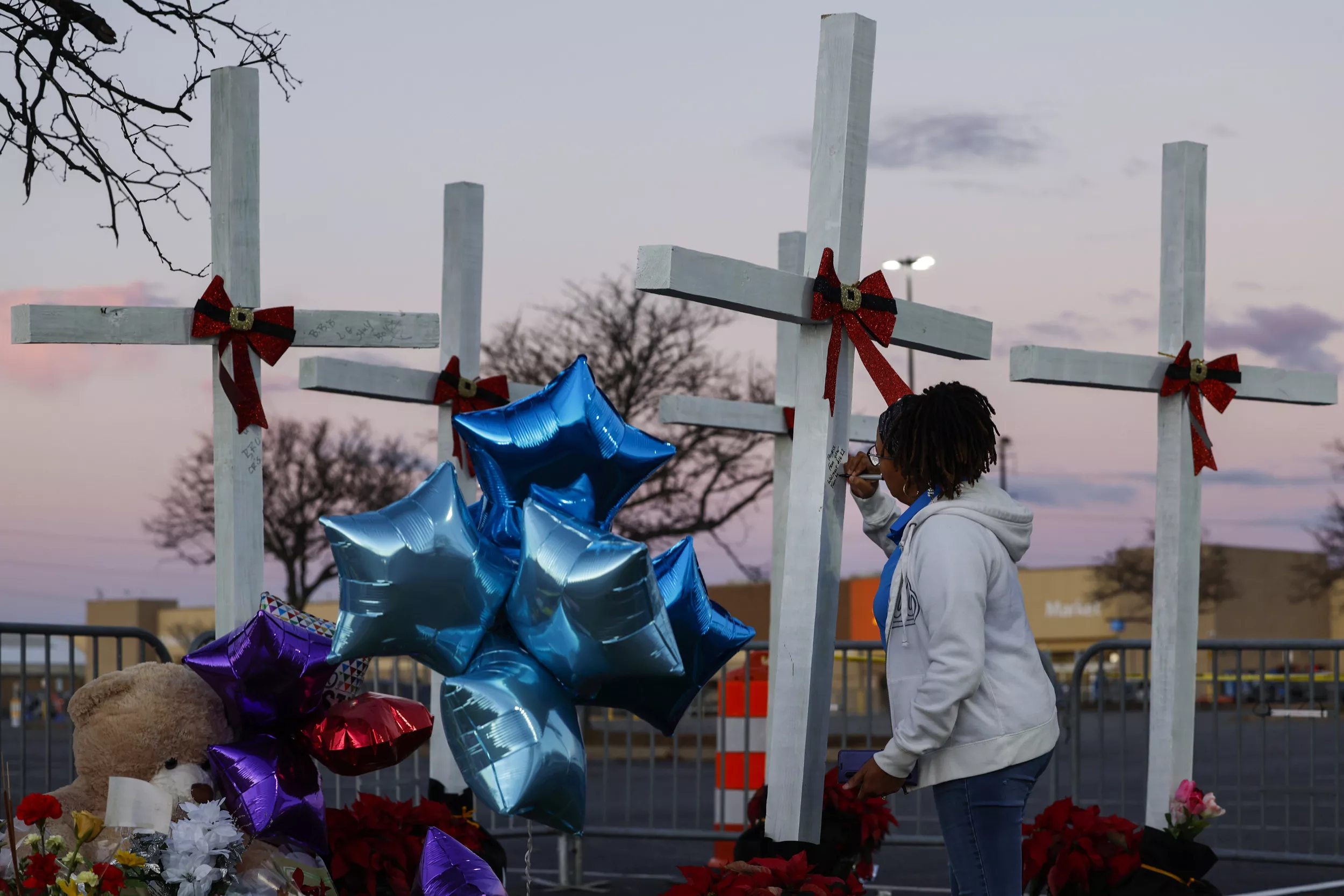 Walmart Shooter Vowed to Make People 'Remember His Name': Lawsuit - Vimarsana News