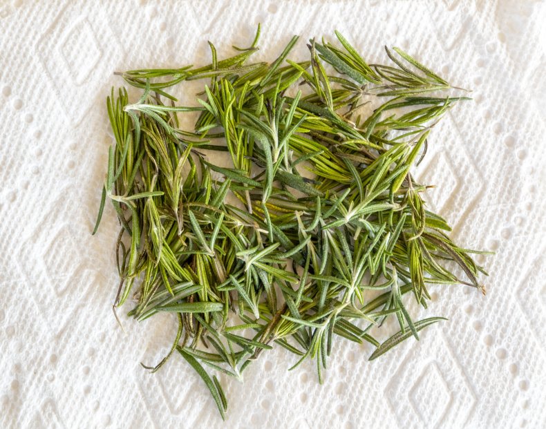 rosemary herbs on paper towel