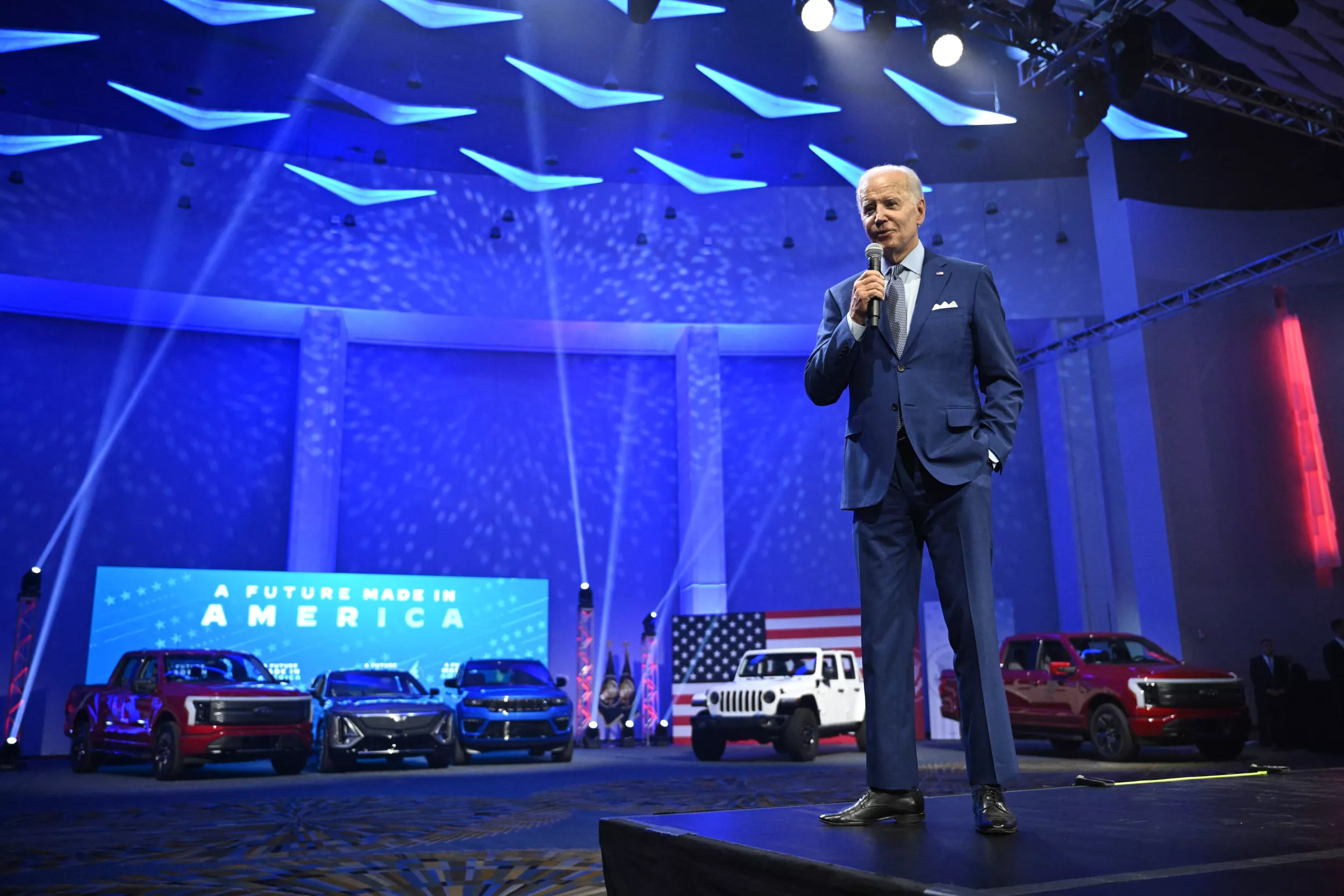 Fact Check: Claims Of Secret Service Conspiracy as Biden's Cars Catch Fire - Vimarsana News
