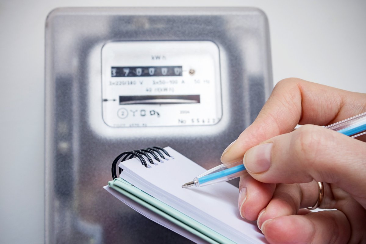 Meter Writing How You Can Easily Cut Your Energy Bill By $100s, According To Experts ...