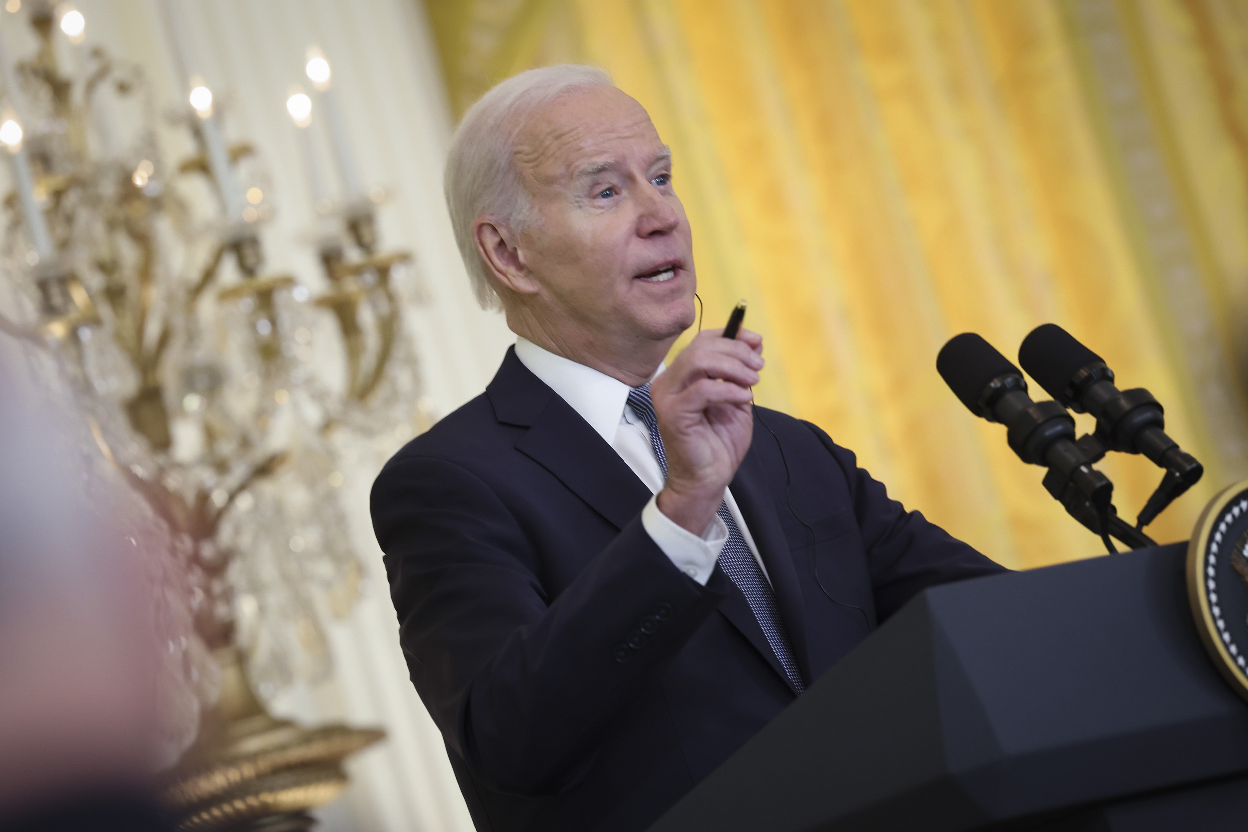 Senators With Unlimited Sick Days Vote Down Paid Leave For Railway Workers