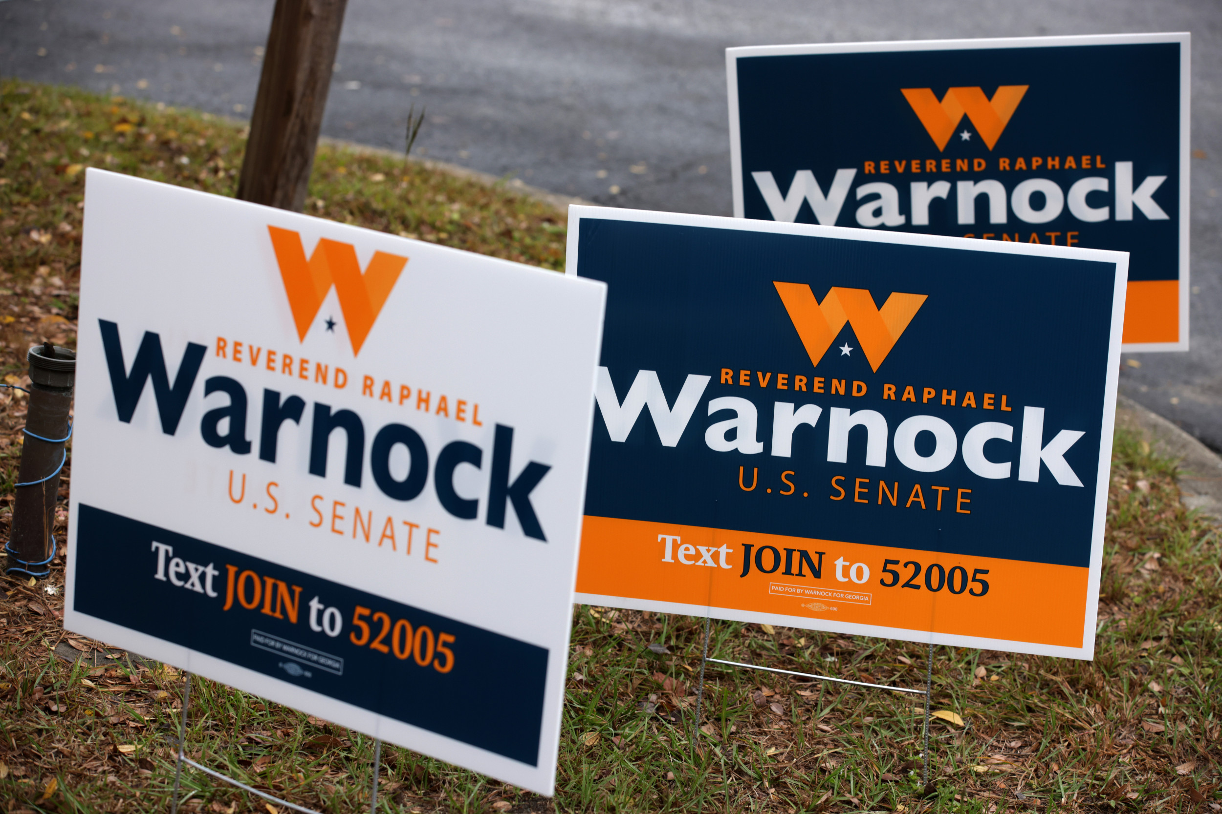 Raphael Warnock Volunteer Shot While Going Door to Door in Savannah&mdash;Police