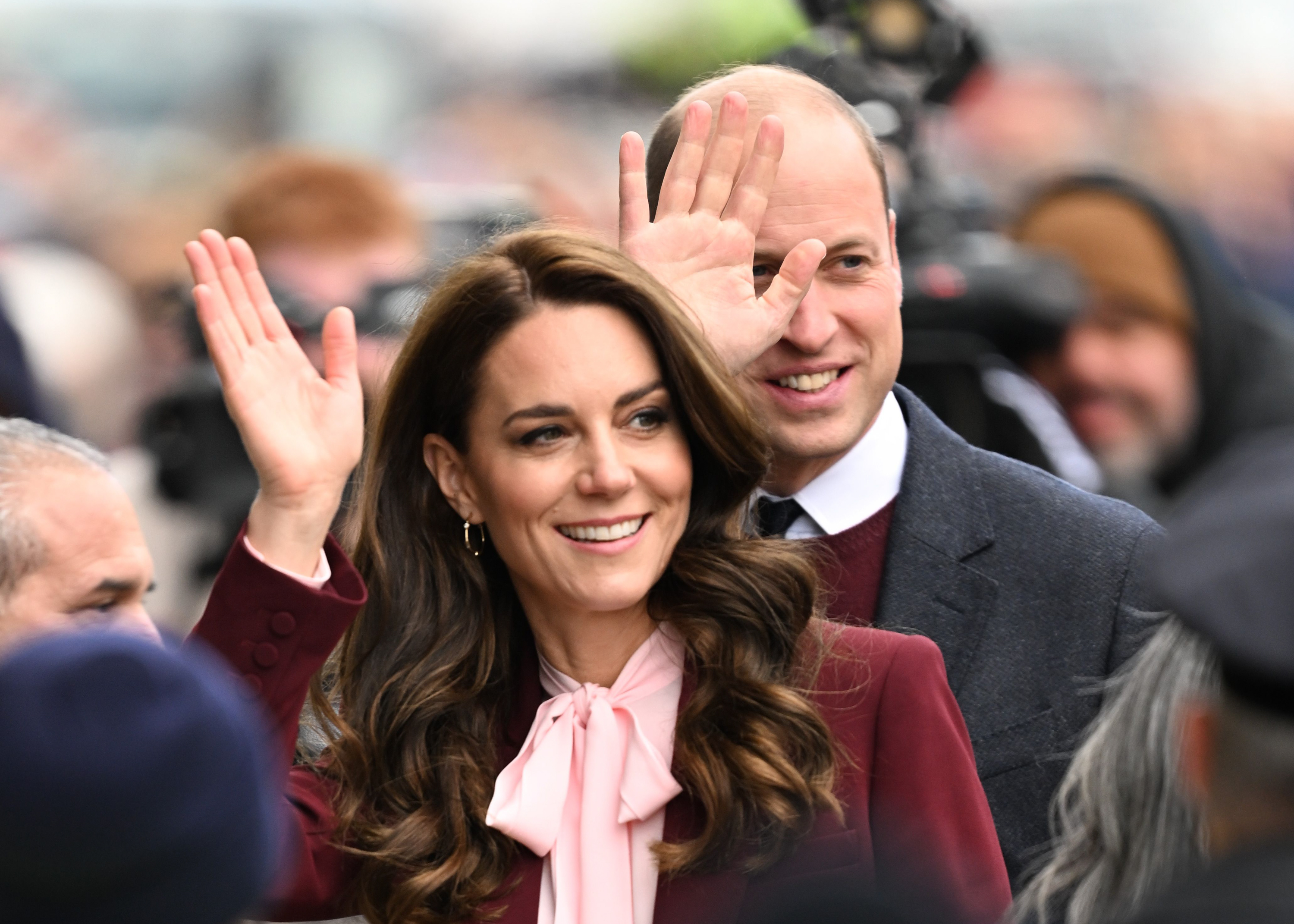 Kate Middleton carries Mulberry Bag on departure for North