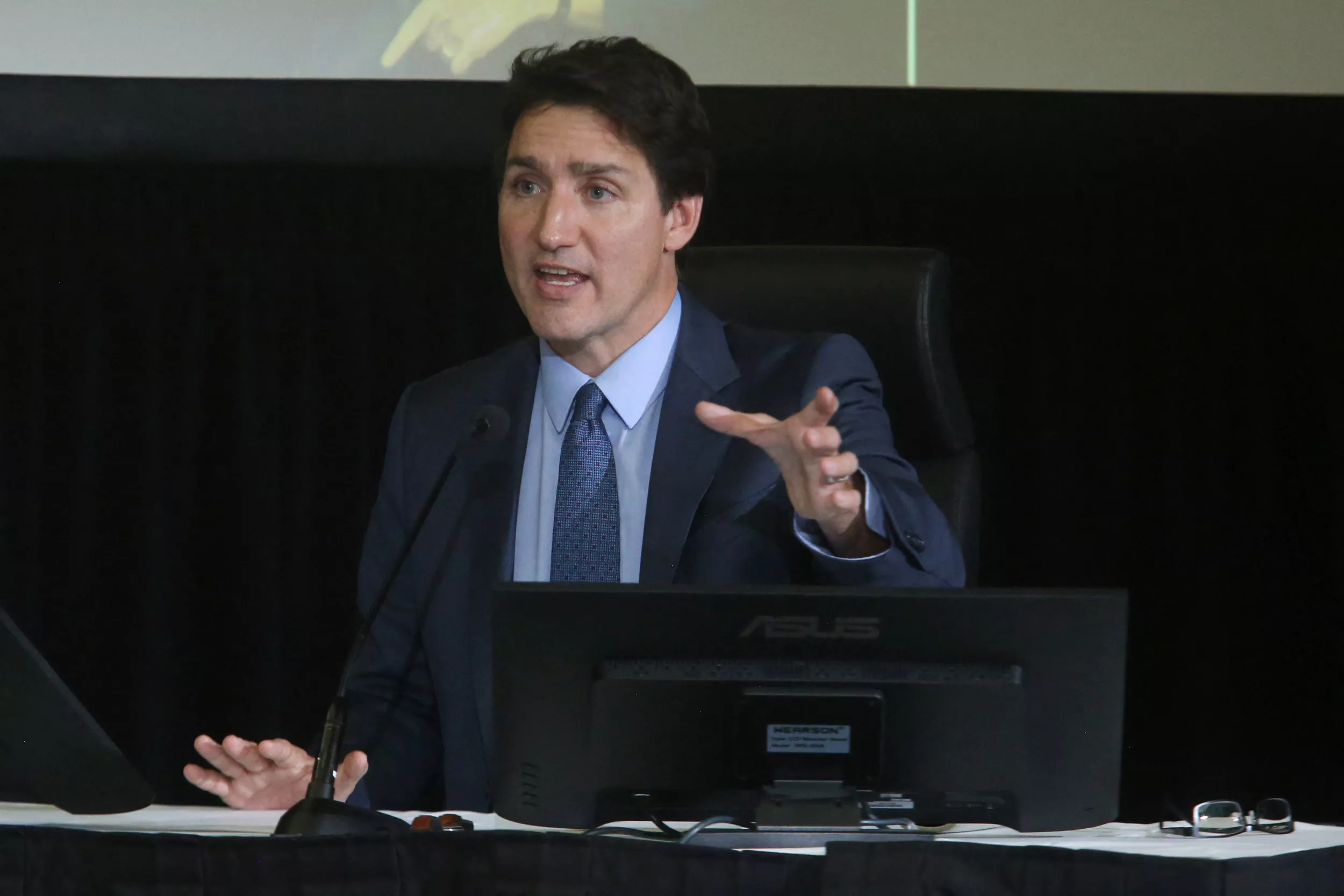 Trudeau Criticized for Supporting China Protest After Canada COVID Unrest - Vimarsana News