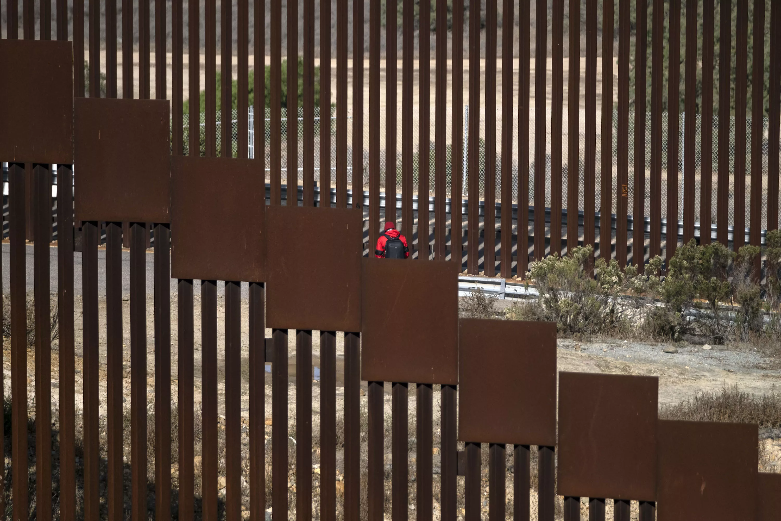 A Bipartisan Bill Can Stop the Tsunami of Illegal Border Crossings - Vimarsana News