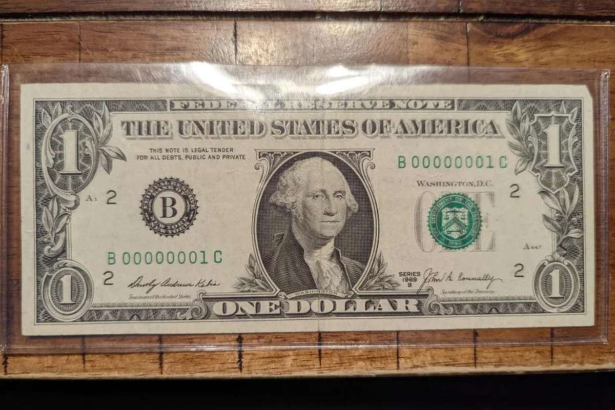 First B-series one-dollar bill released