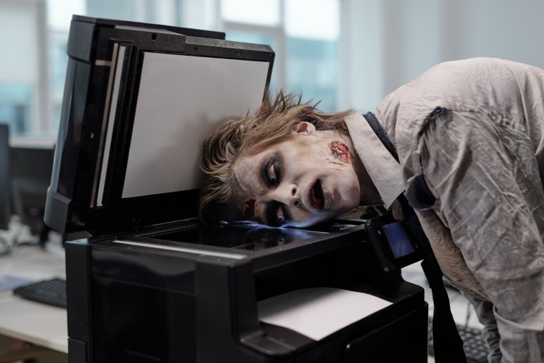 Zombie kantor di mesin fotokopi