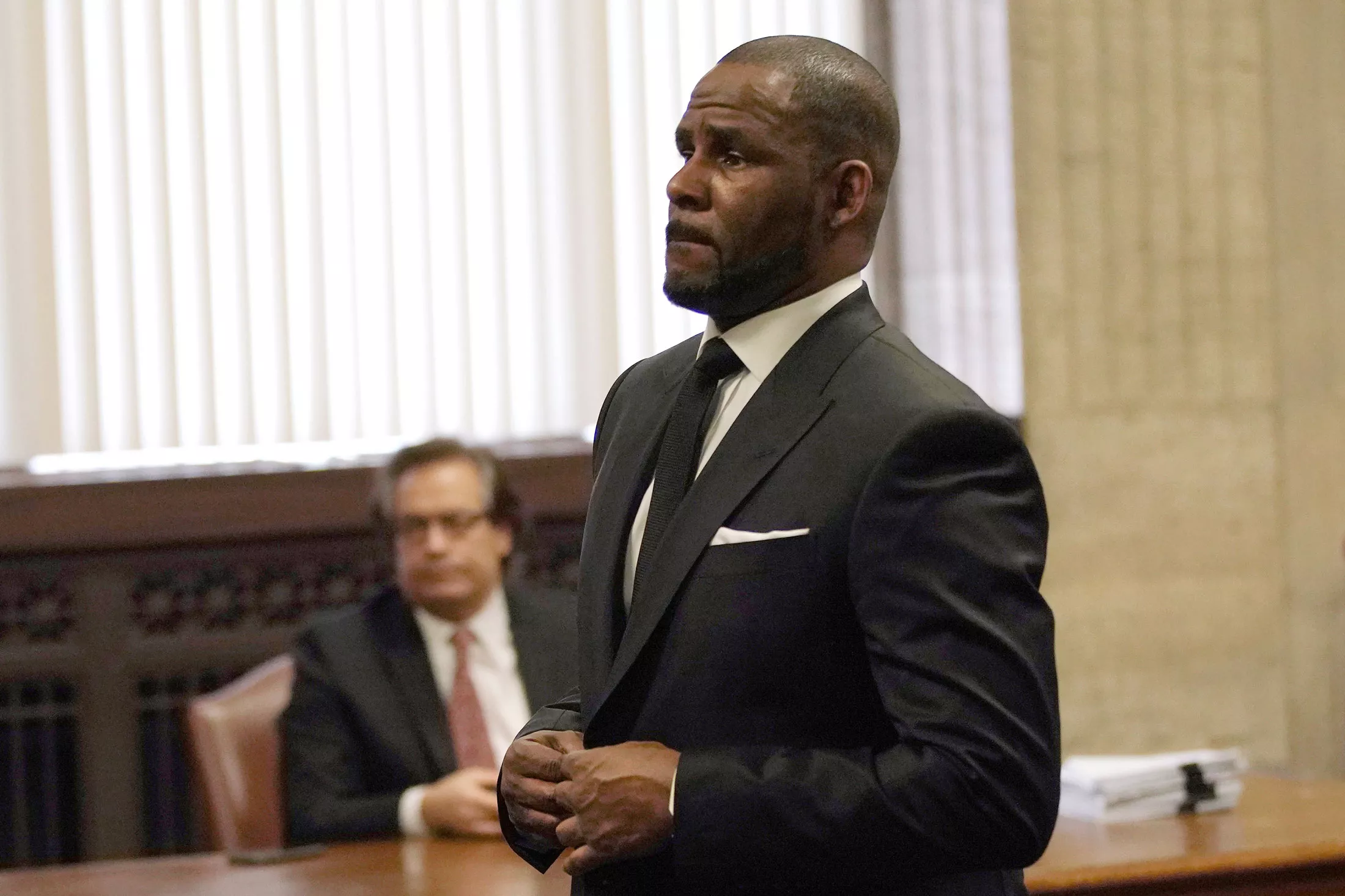 R. Kelly Blasted for Bootleg Album Drop: 'Most Shameless Thing Since O.J.' - Vimarsana News