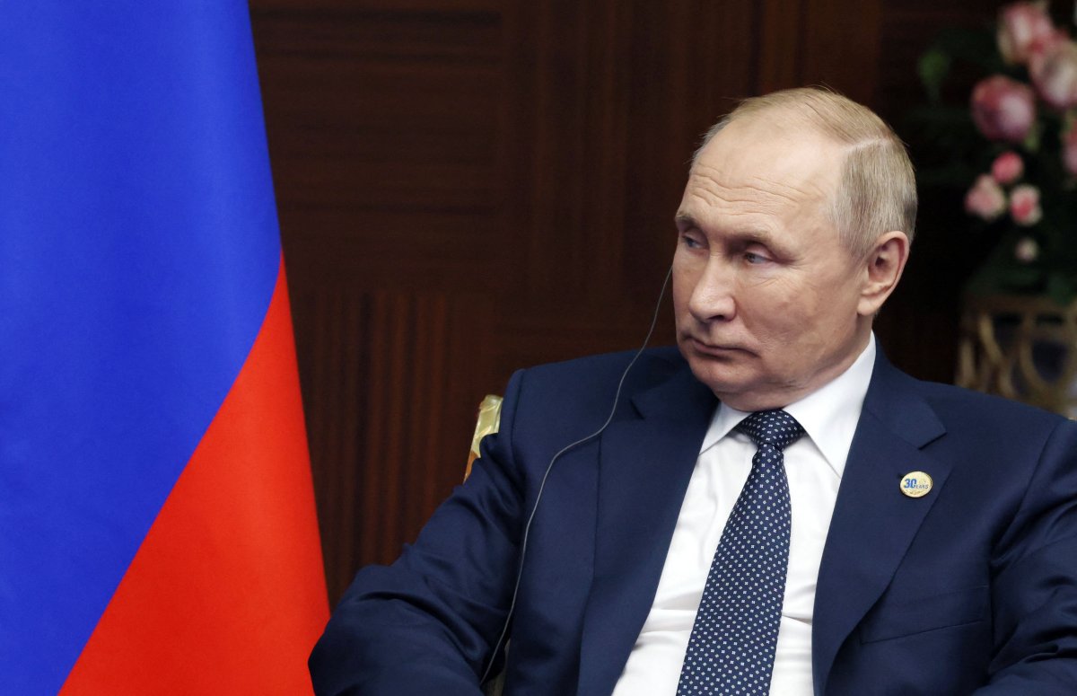 Former diplomat knocks "old school" Putin